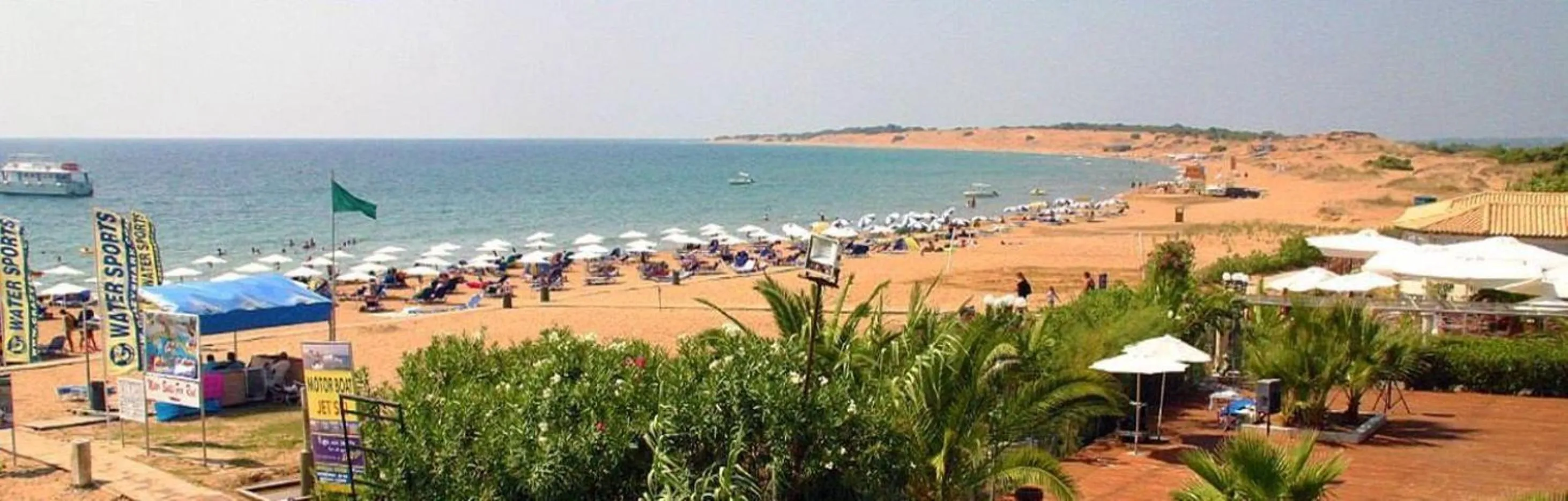 Neighbourhood in Dora Pool Studios by Konnect,150m from the Beach