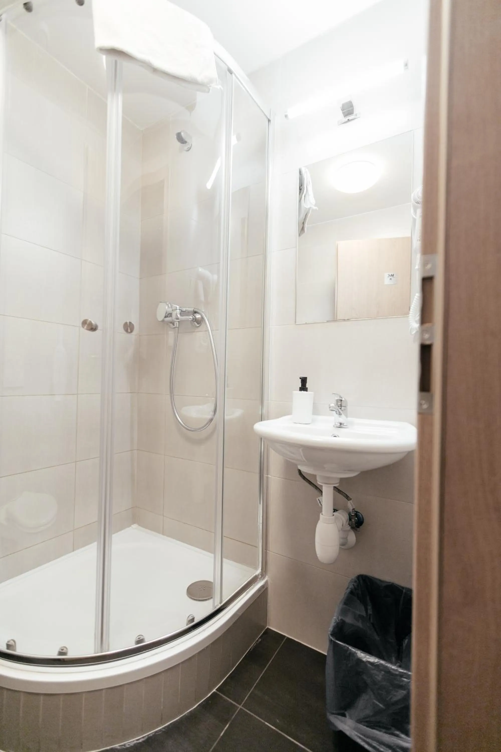 Shower in Hostel Mandarinka