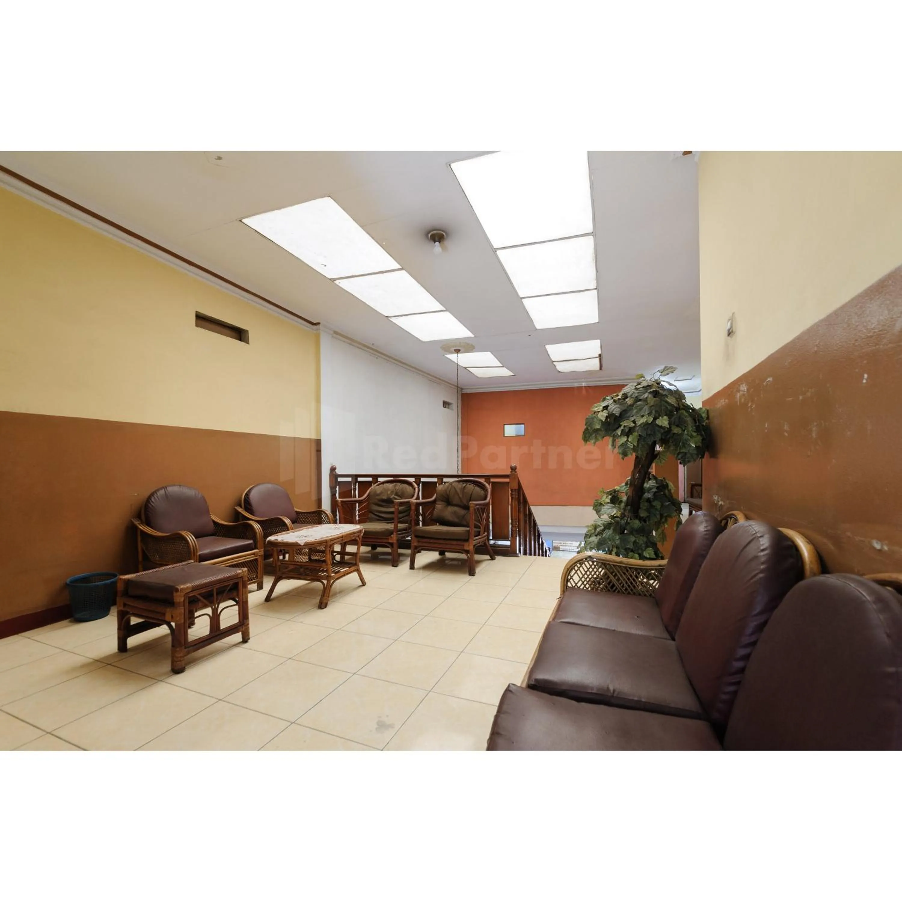 Seating area in Hotel Al Hakim Syariah Redpartner