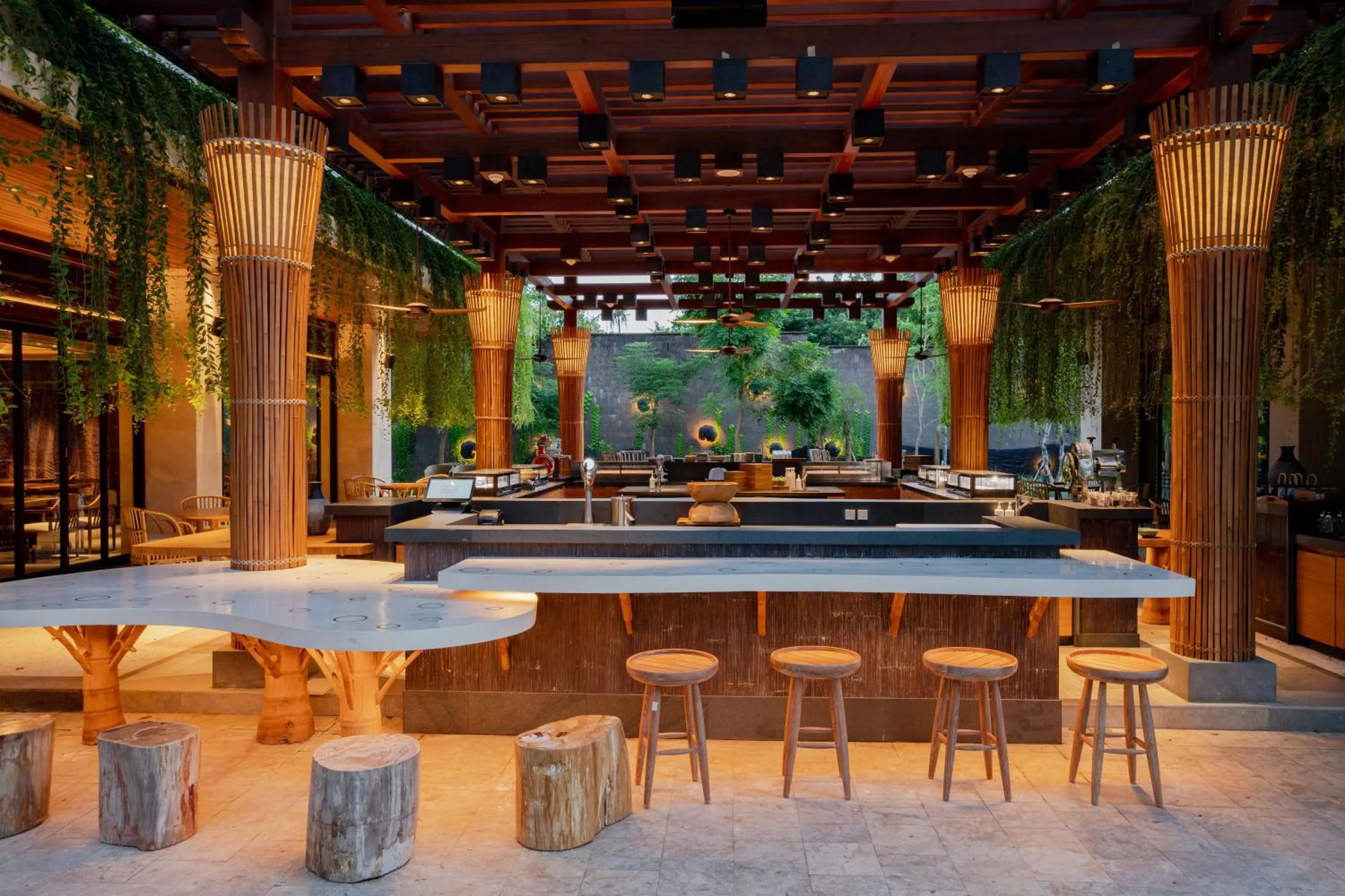 Restaurant/places to eat in Andaz Bali, By Hyatt