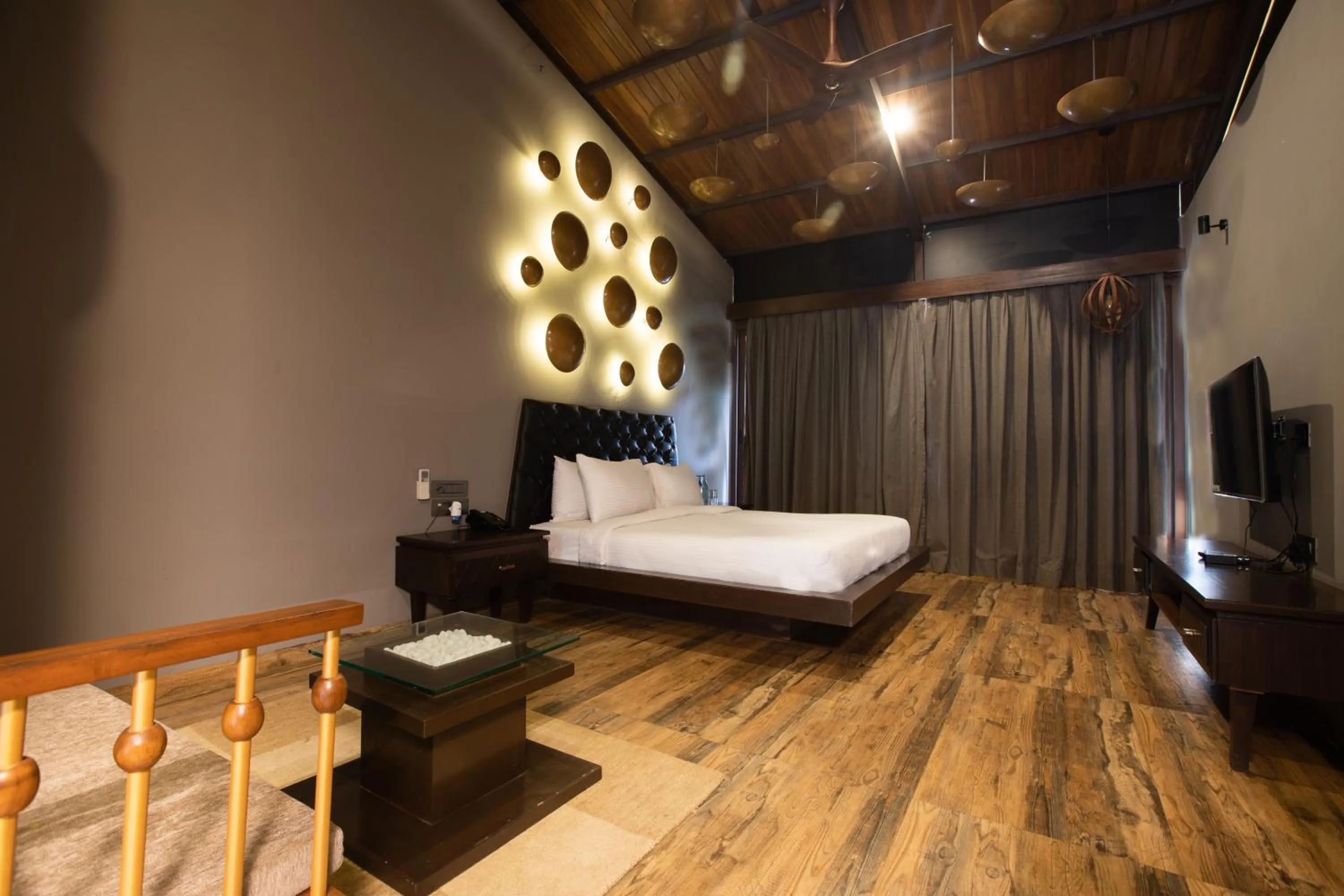 Photo of the whole room, Bed in Encore A Boutique Resort