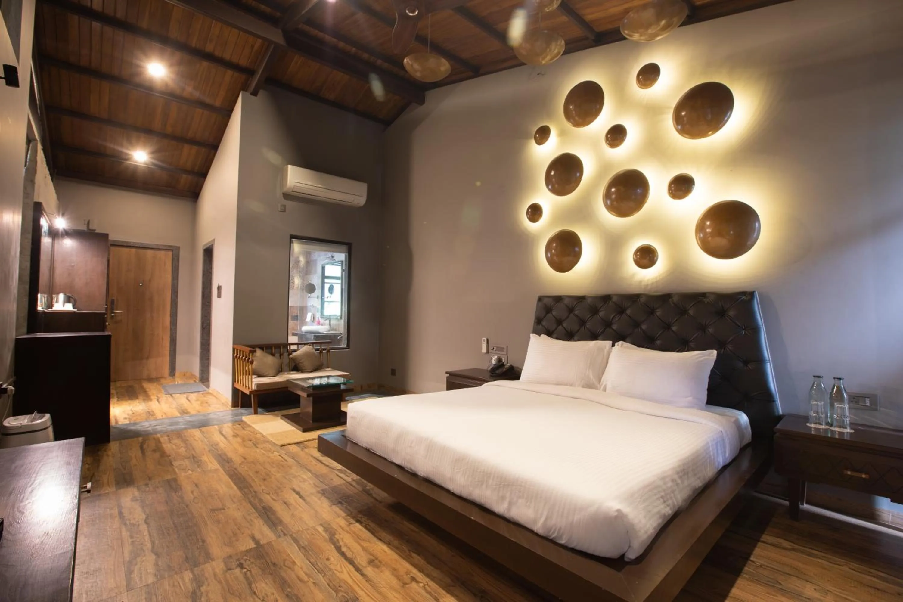 Photo of the whole room, Bed in Encore A Boutique Resort