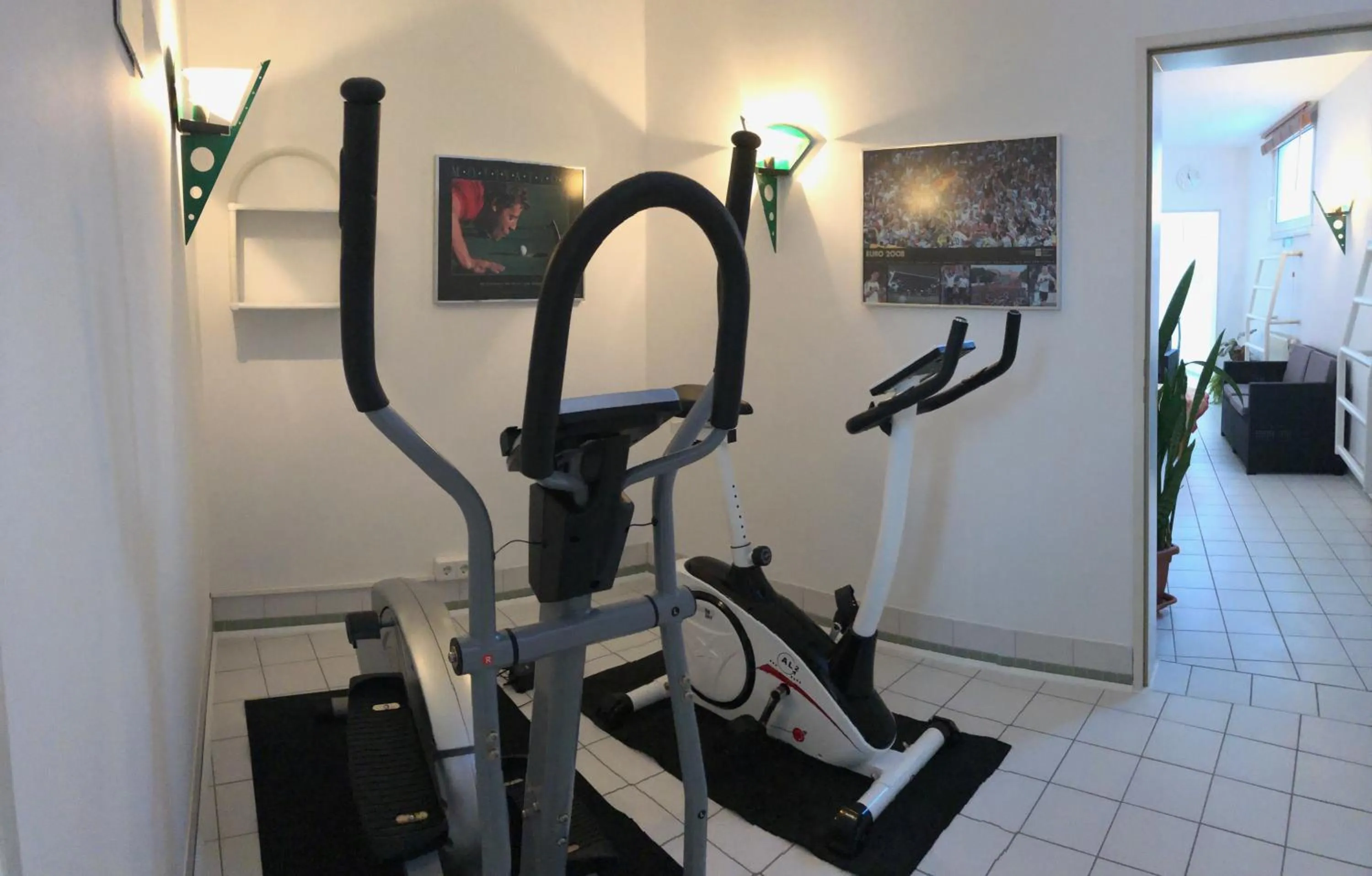 Fitness centre/facilities in Highway Hotel