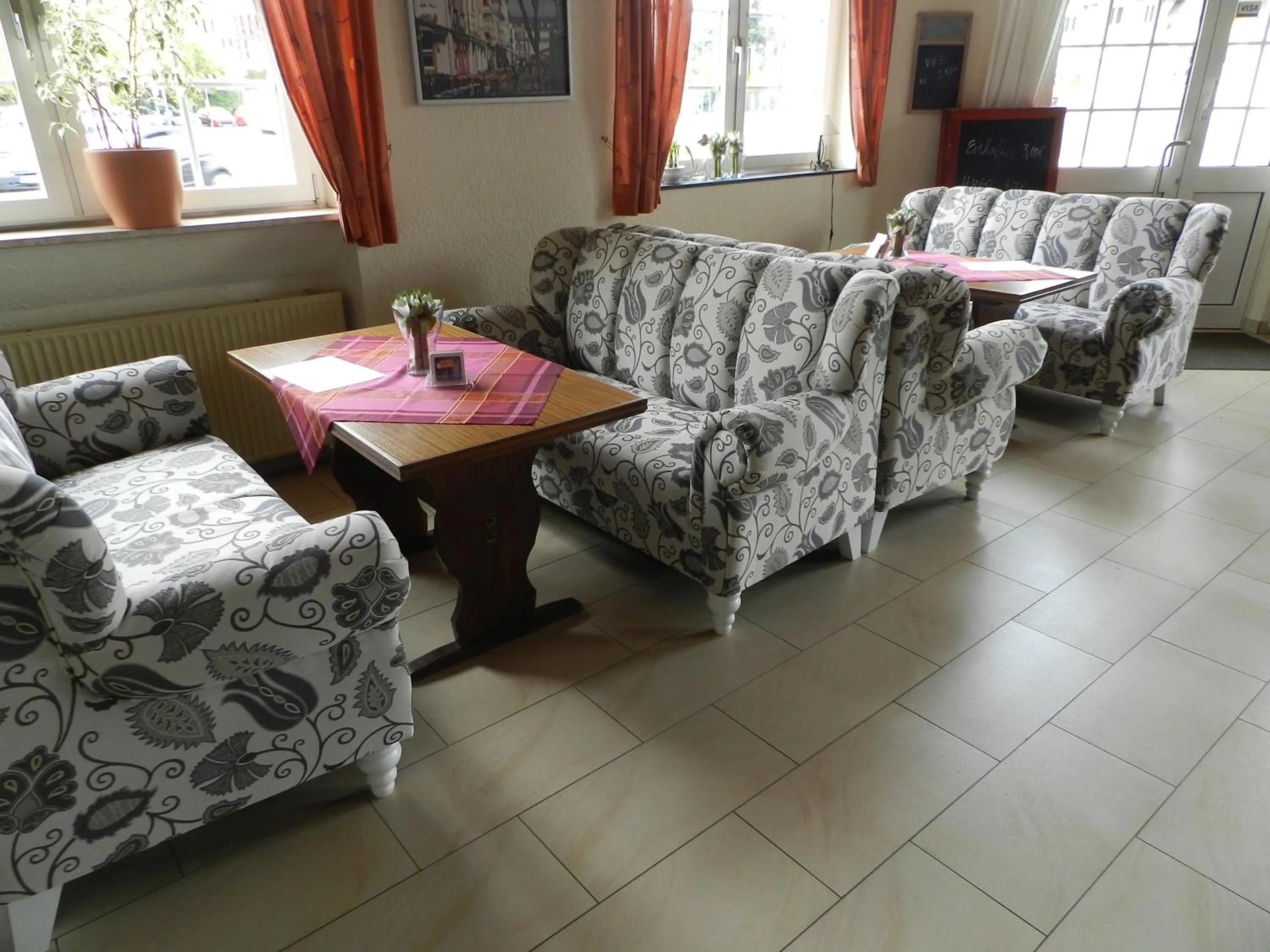 Restaurant/places to eat in Bahnhof-Hotel Saarlouis