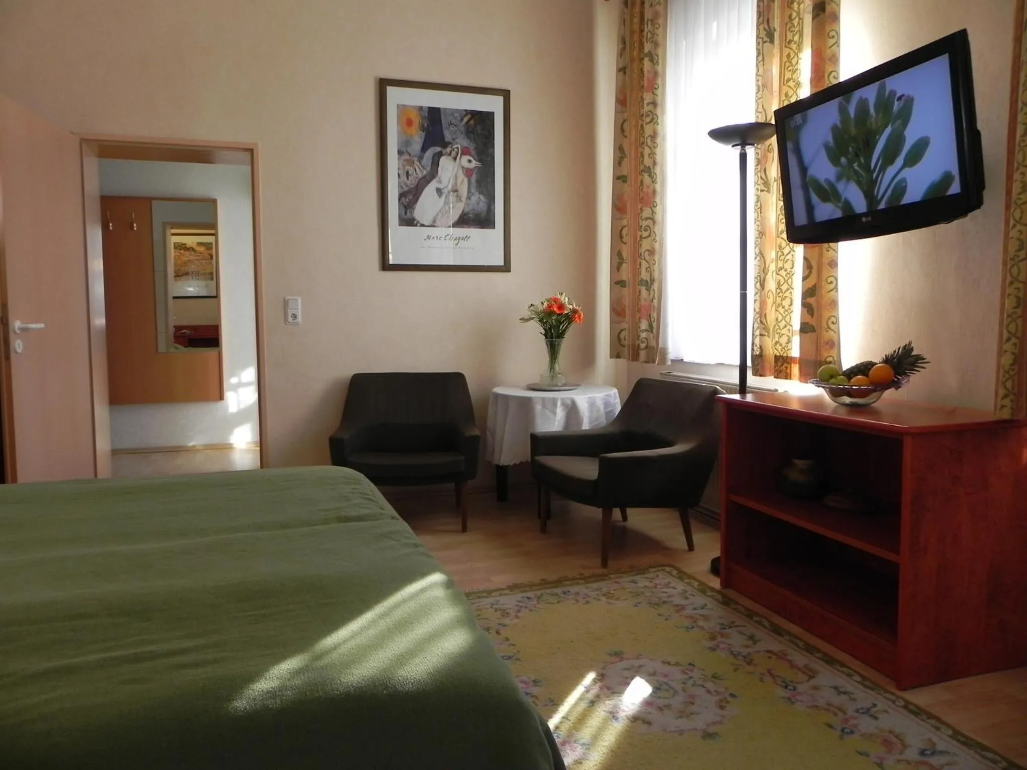 Bed in Bahnhof-Hotel Saarlouis