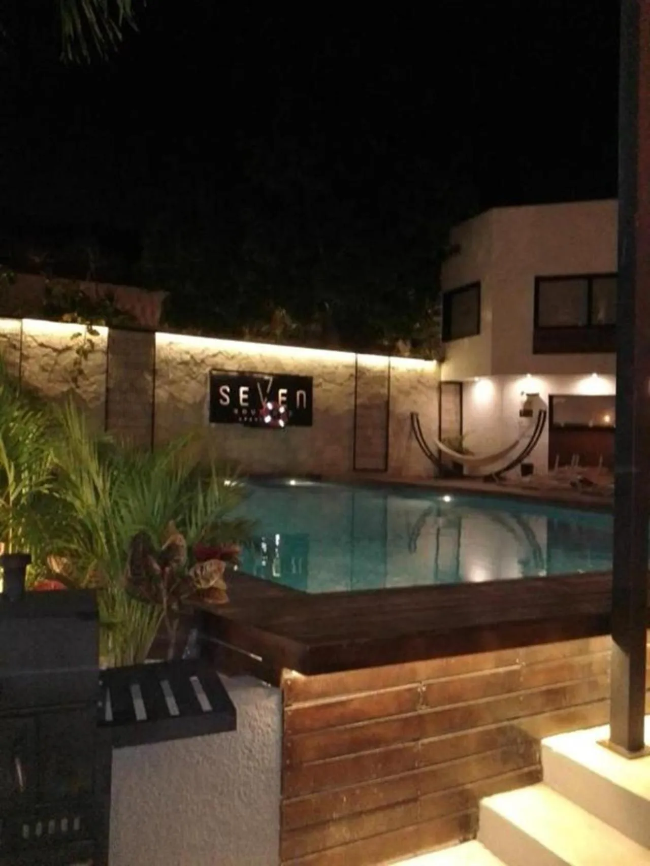 Swimming pool in Seven Boutique Apartments Cancún