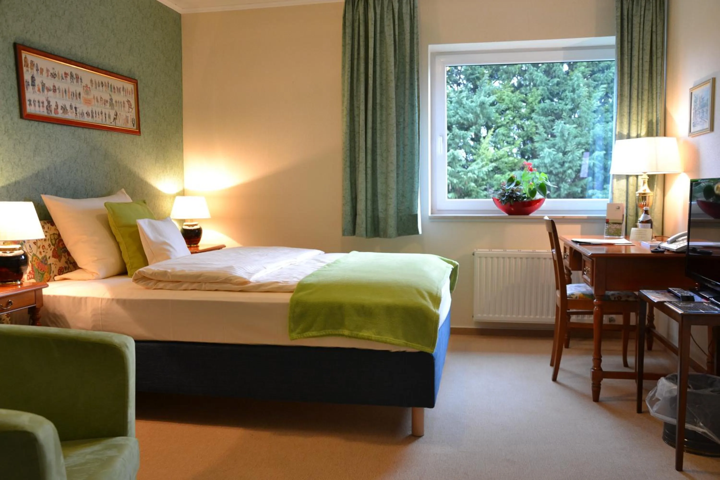 Photo of the whole room, Bed in Christian Gartenhotel