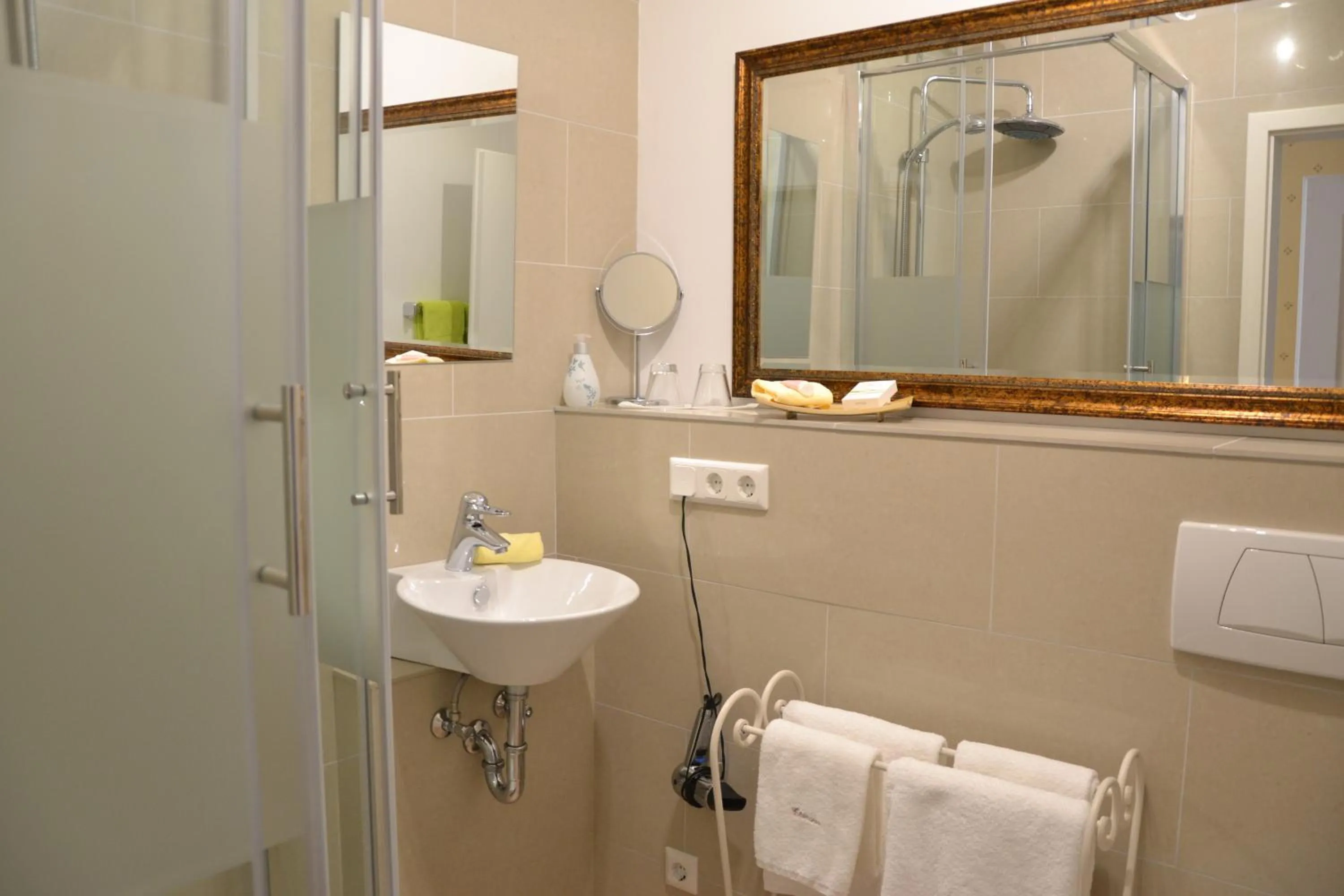 Bathroom in Christian Gartenhotel