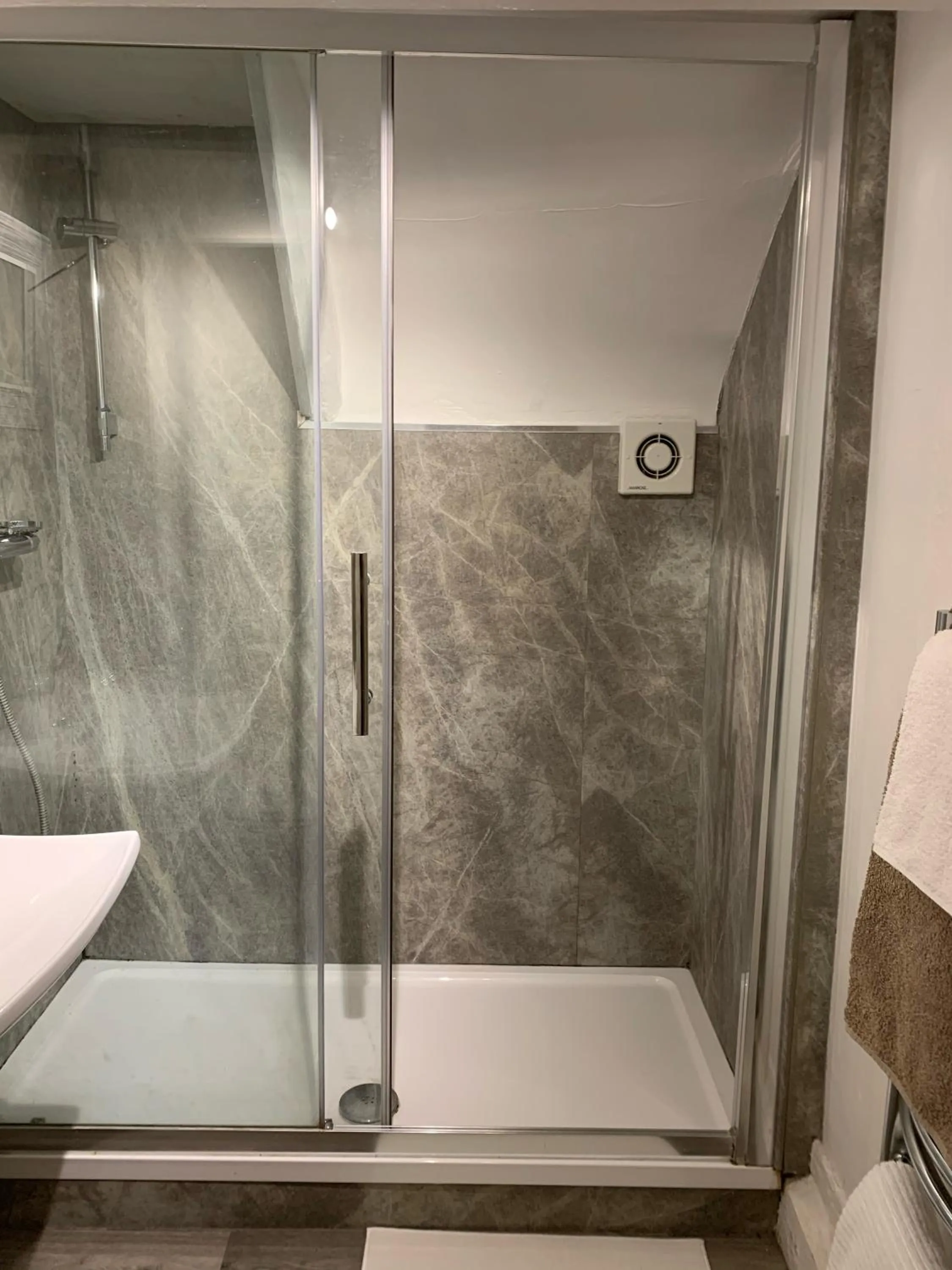 Bathroom in Appletree Cottages