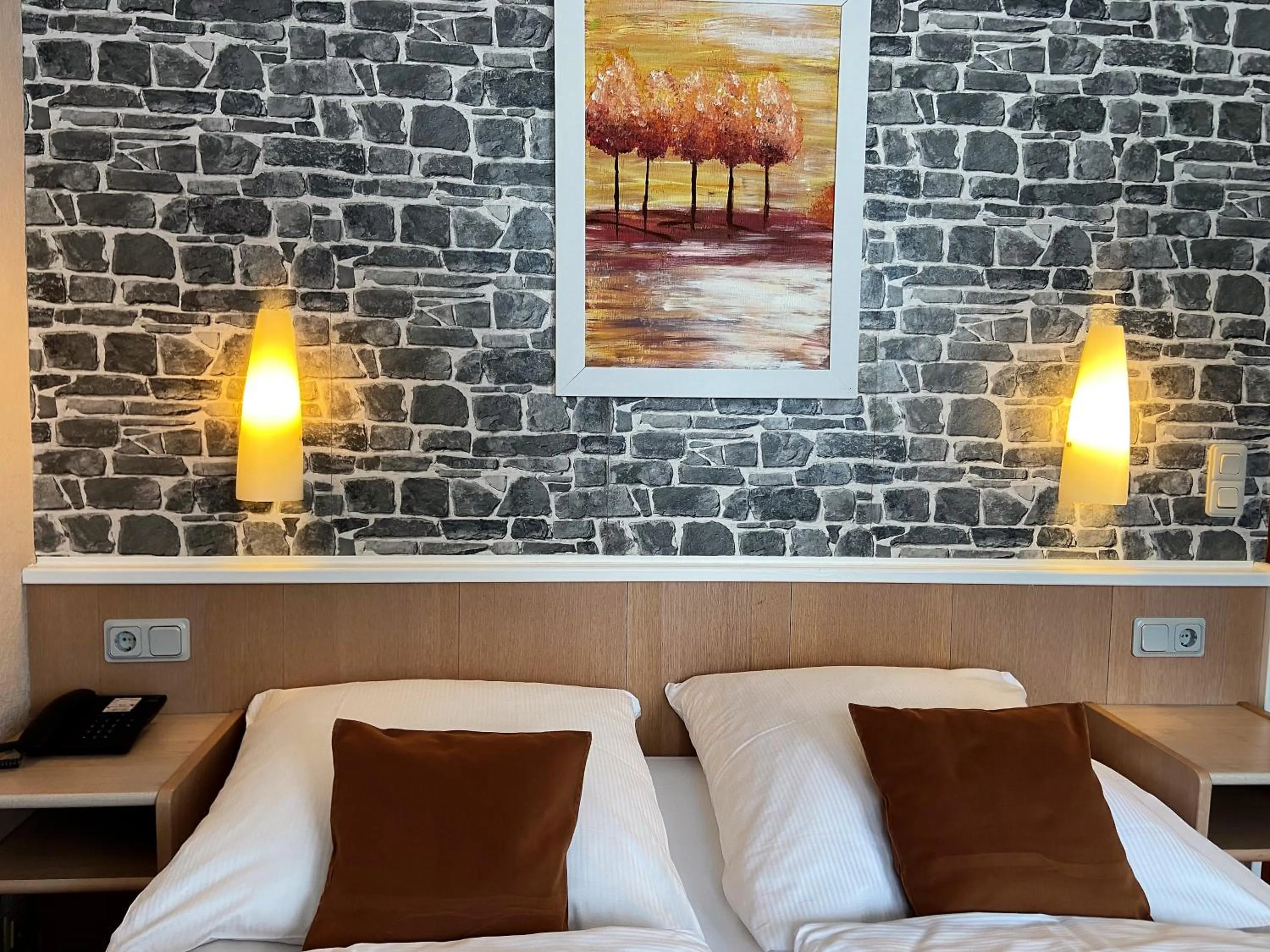 Photo of the whole room, Bed in Hotel Stadt Hamburg am Fluss Saarbrücken