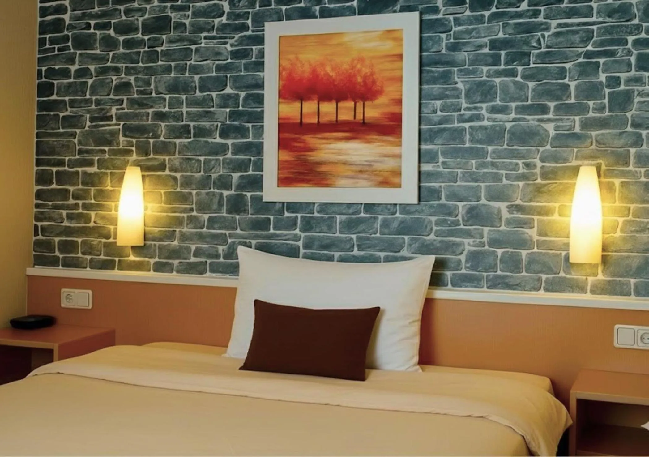 Photo of the whole room, Bed in Hotel Stadt Hamburg am Fluss Saarbrücken