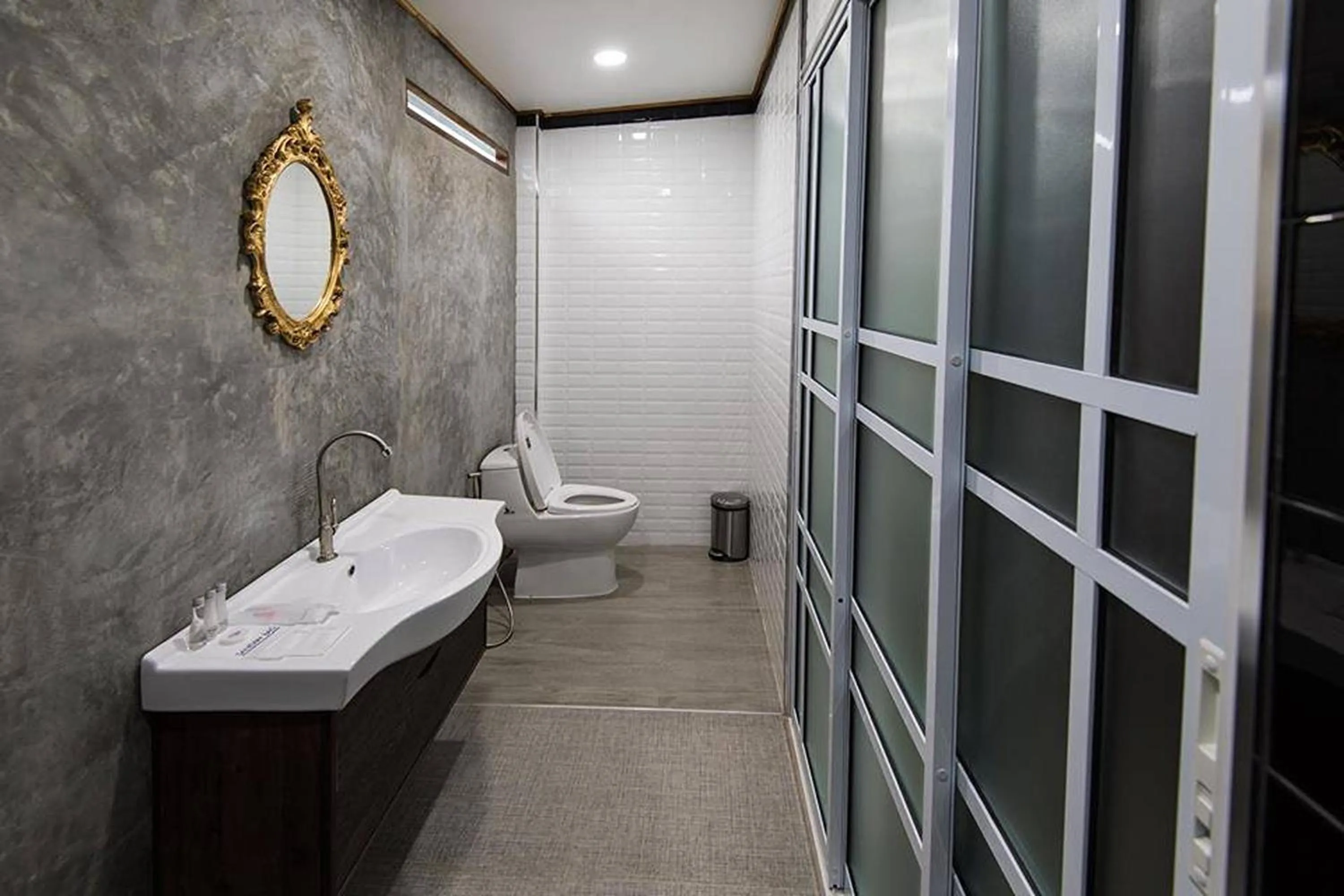 Toilet in Na Klongluang Boutique Resort