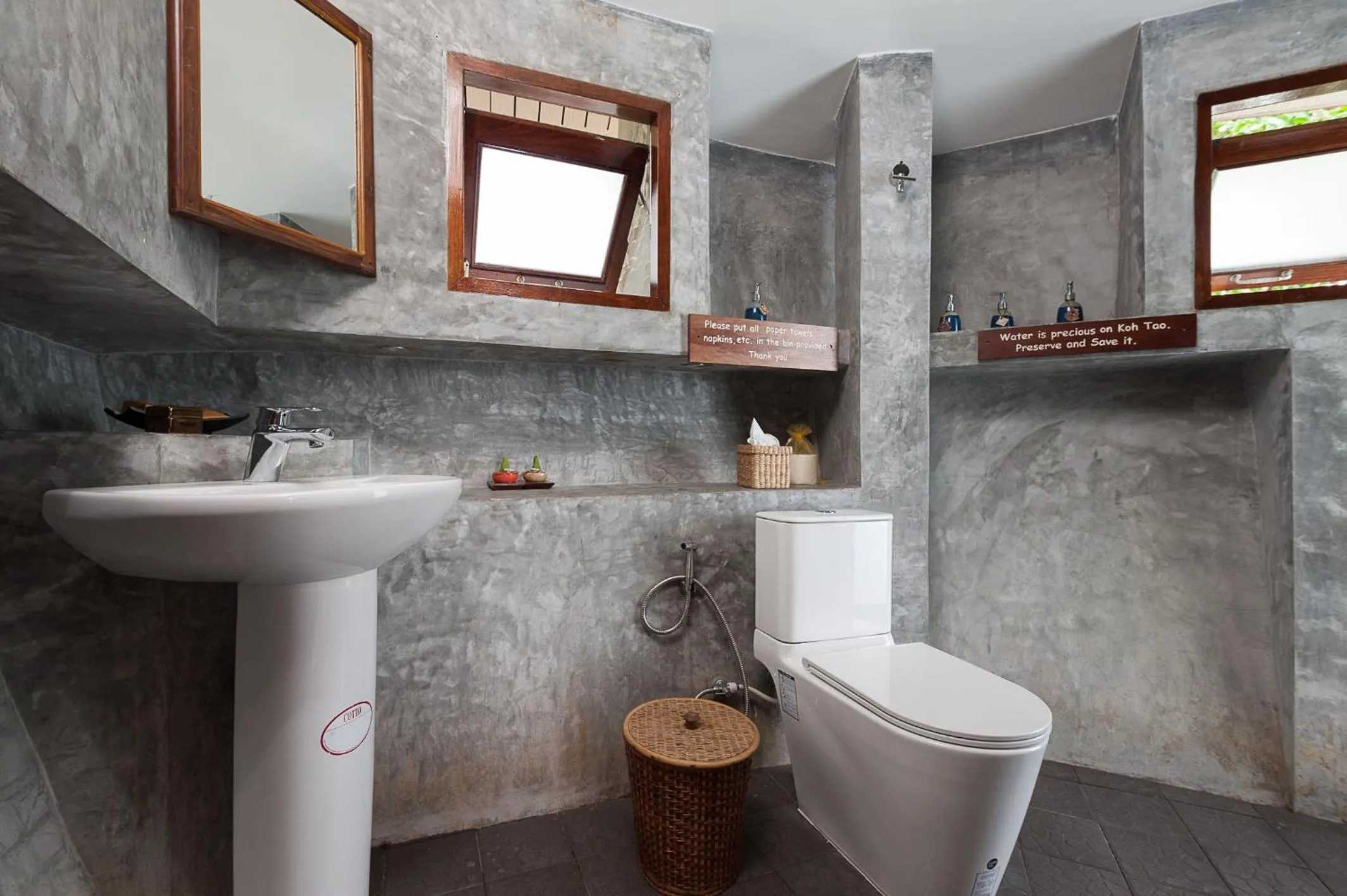 Toilet in View Point Resort