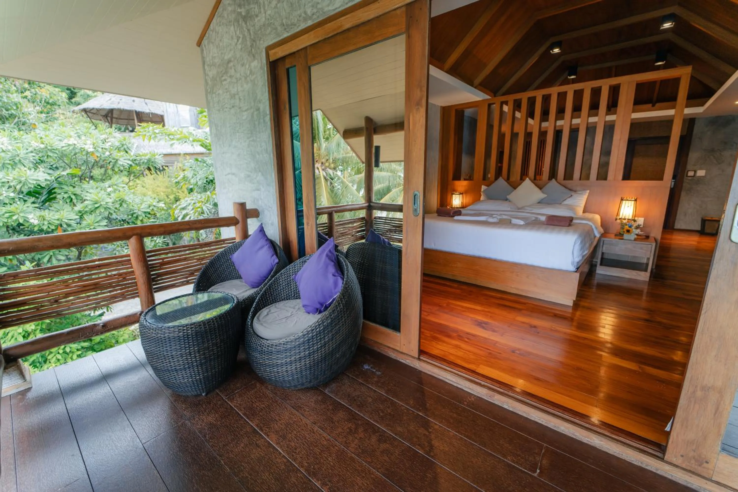 Balcony/Terrace, Bed in View Point Resort