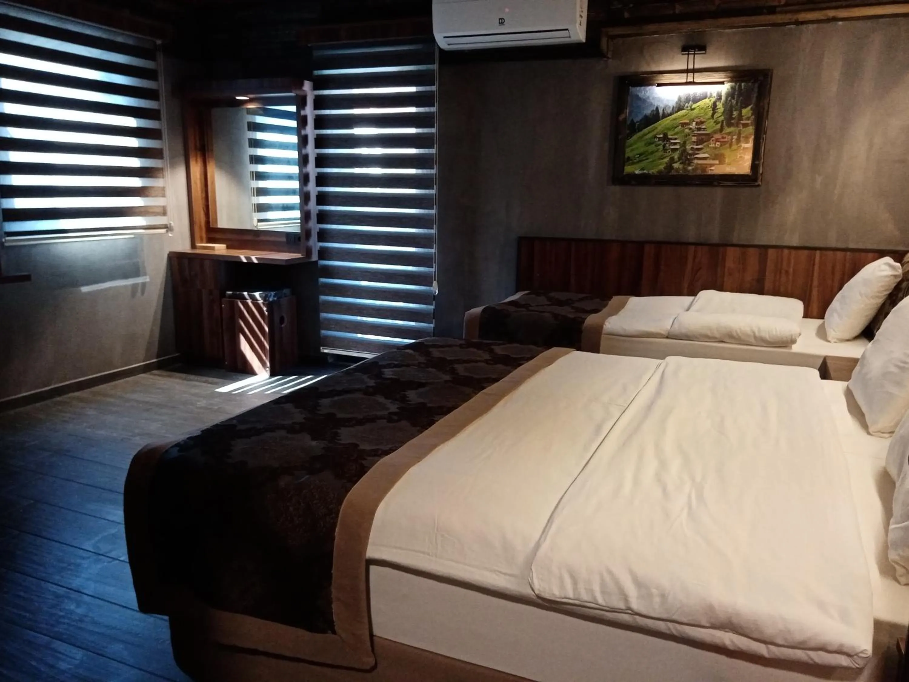 Photo of the whole room, Bed in SARIGERME NEW GATE HOTEL