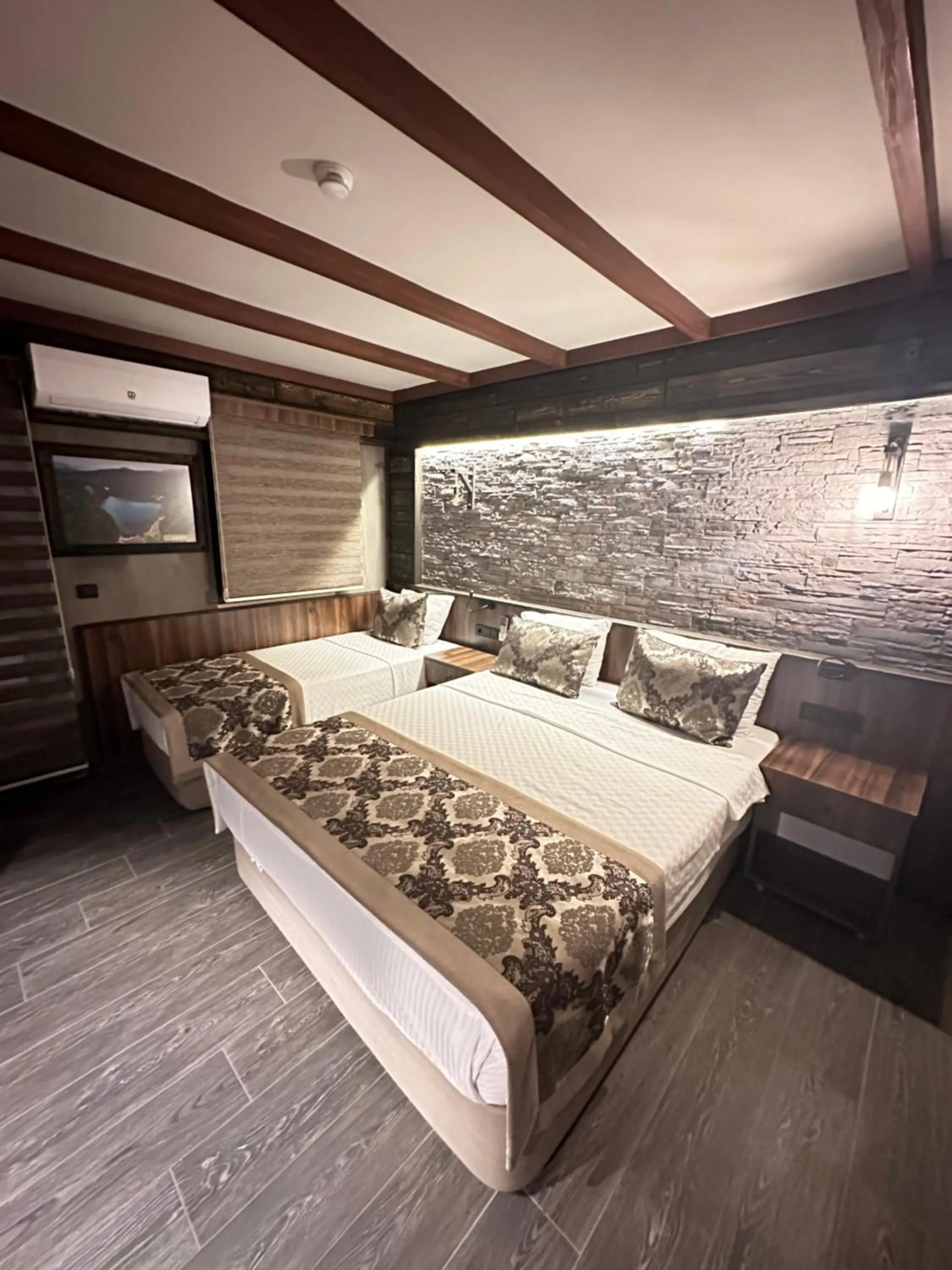 Bedroom, Bed in SARIGERME NEW GATE HOTEL