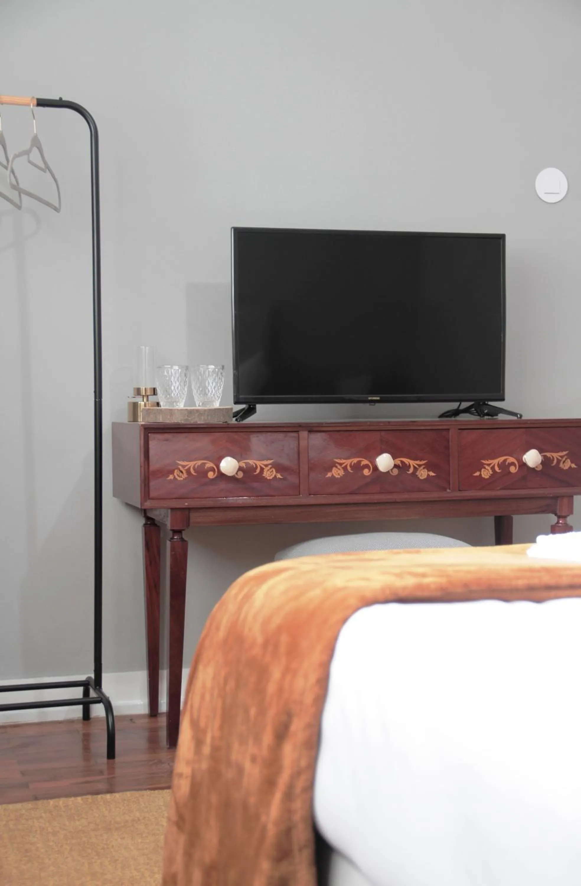 TV and multimedia in Genius Loci Guesthouse