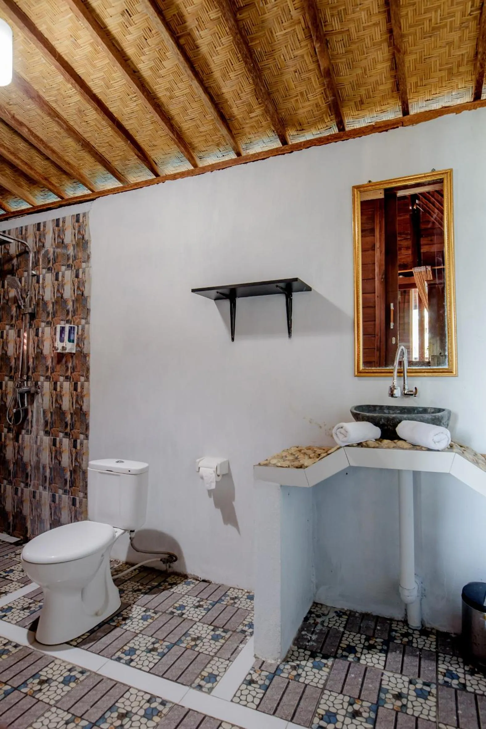 Bathroom in The Granyam Garden Cottage