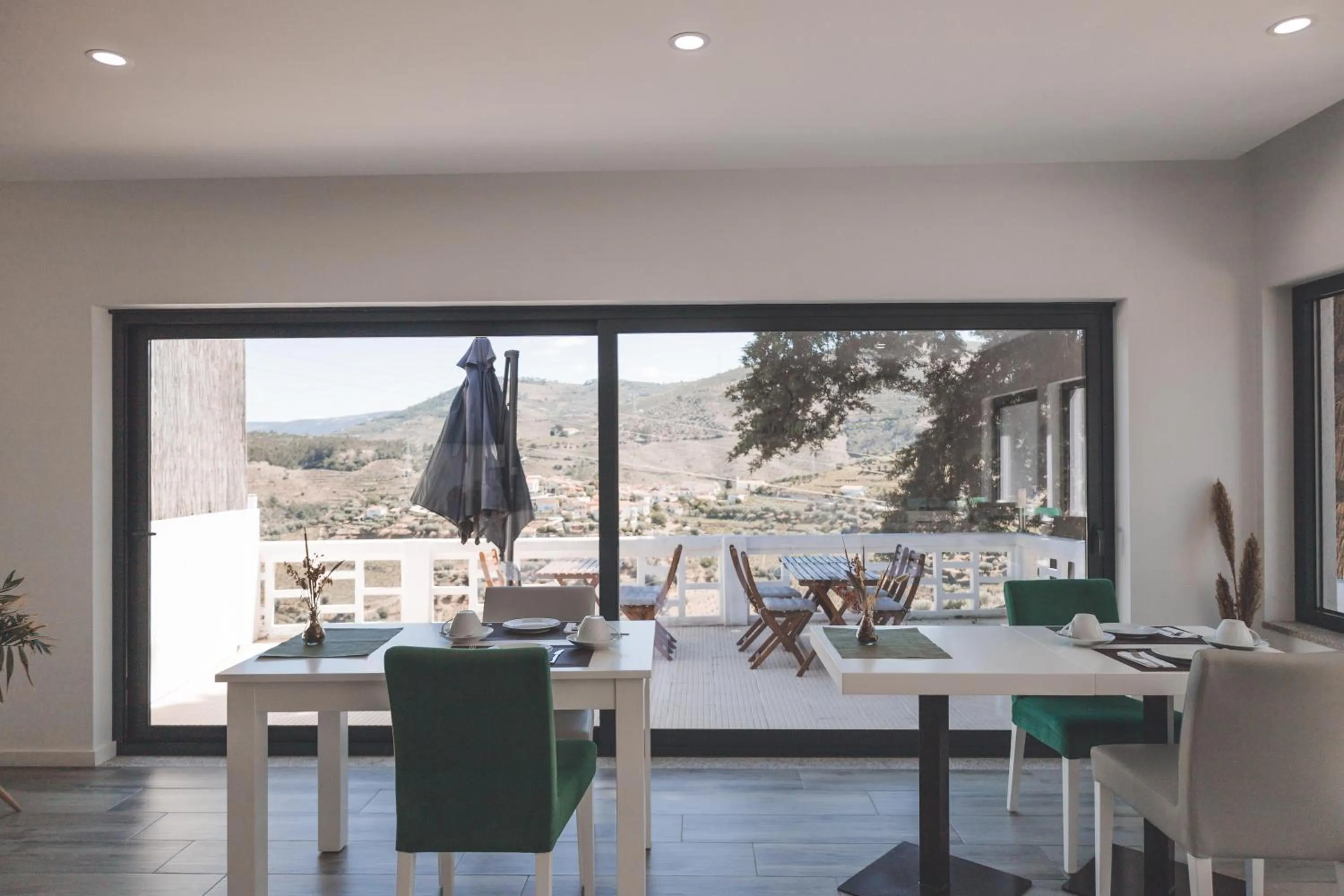 Dining area in Quinta da Portela Douro