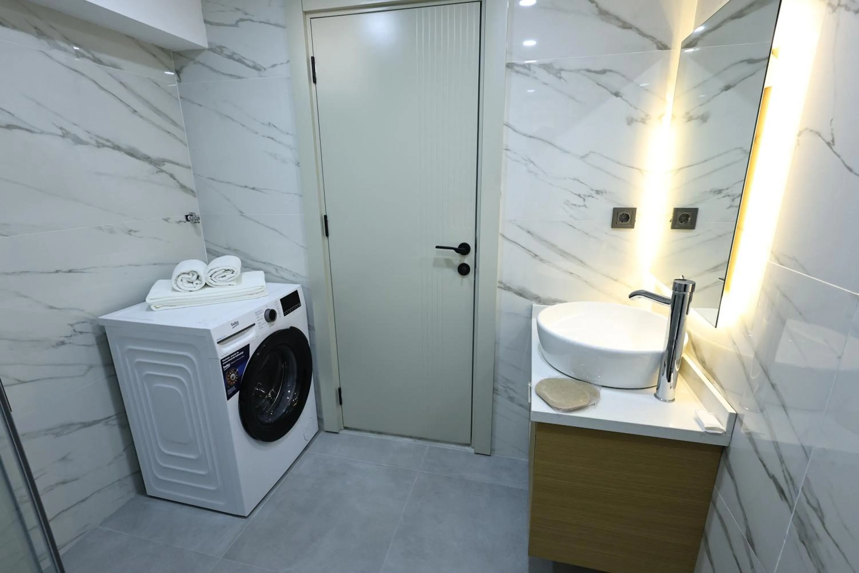 Bathroom in mustang suite hotel