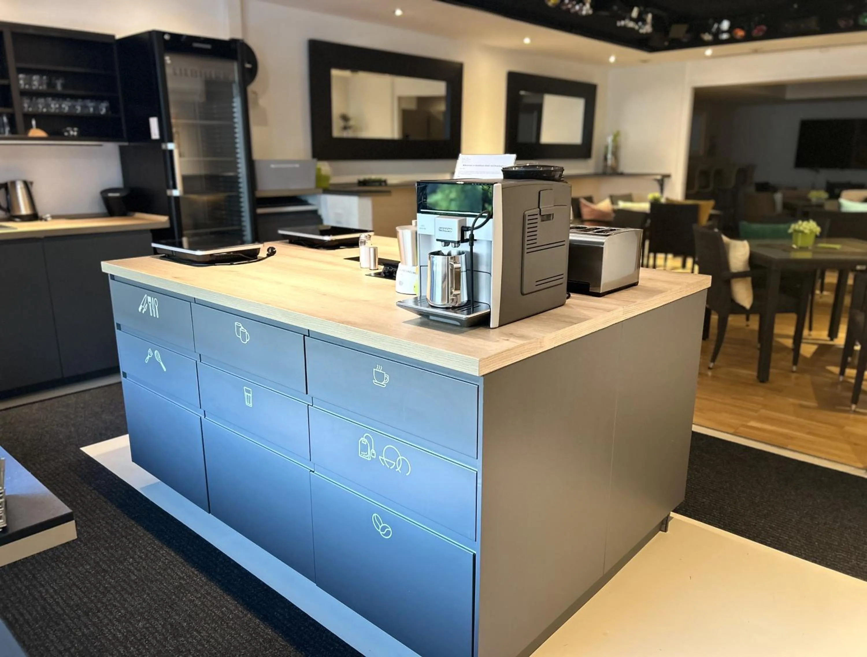 Restaurant/places to eat in WohnRaum Gäste- & Boardinghaus