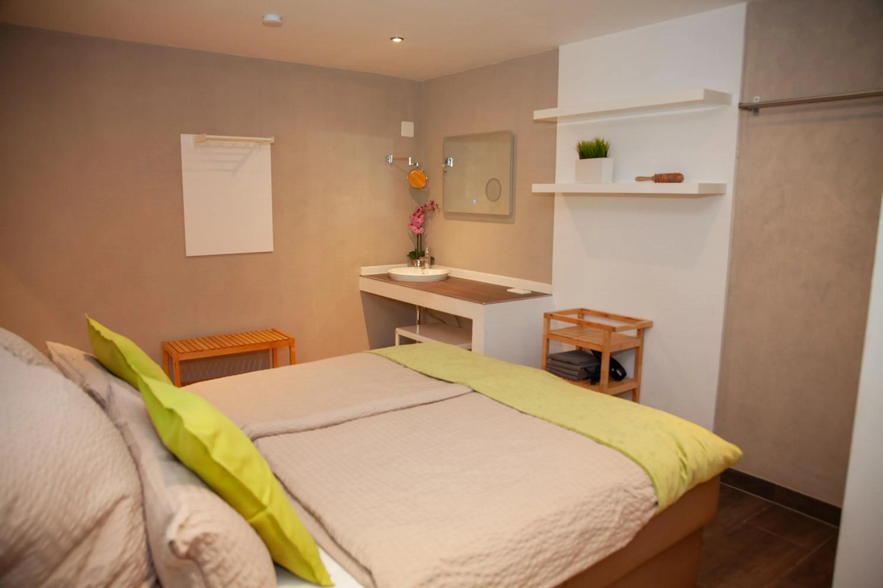 Bed in WohnRaum Gäste- & Boardinghaus