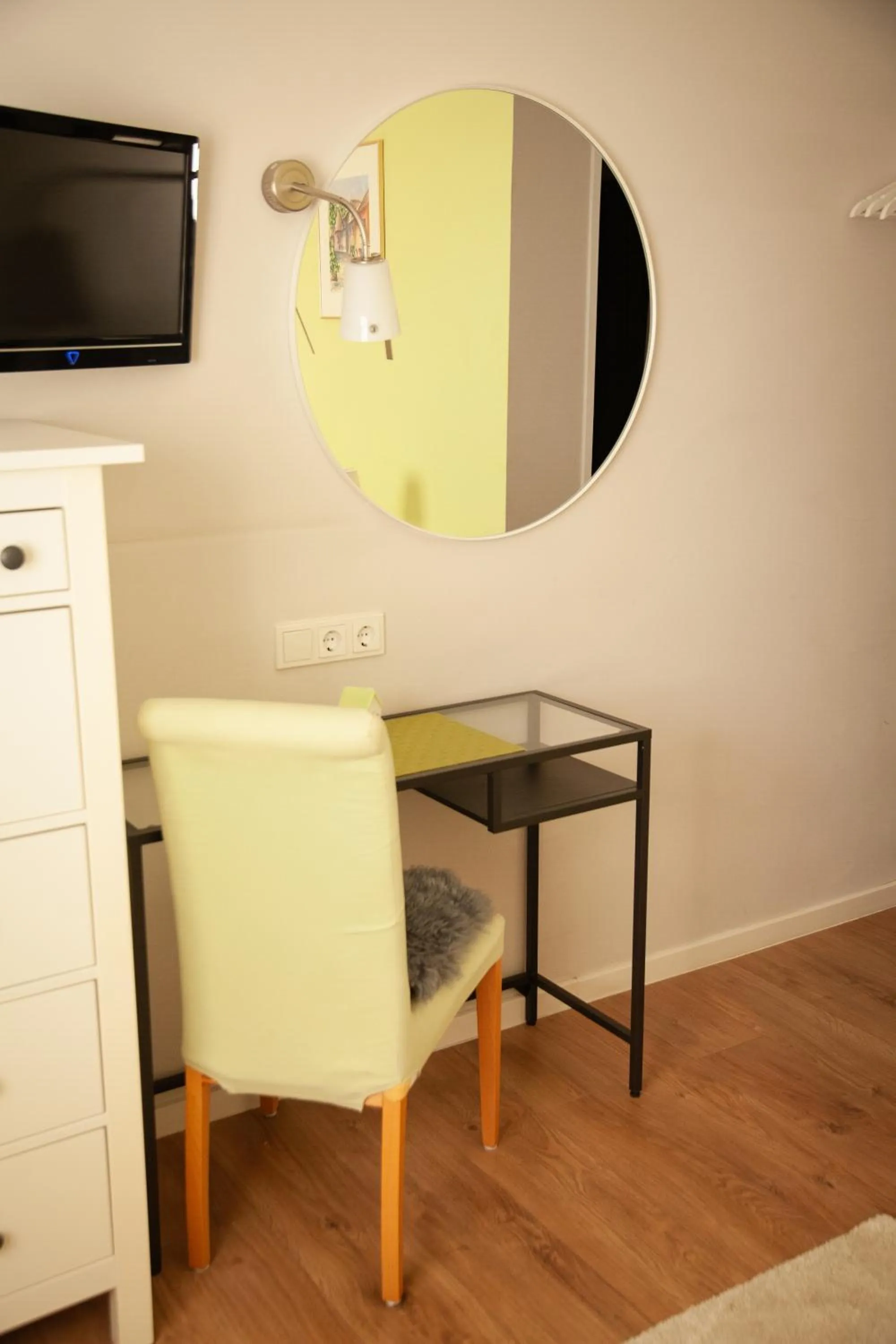 TV and multimedia in WohnRaum Gäste- & Boardinghaus