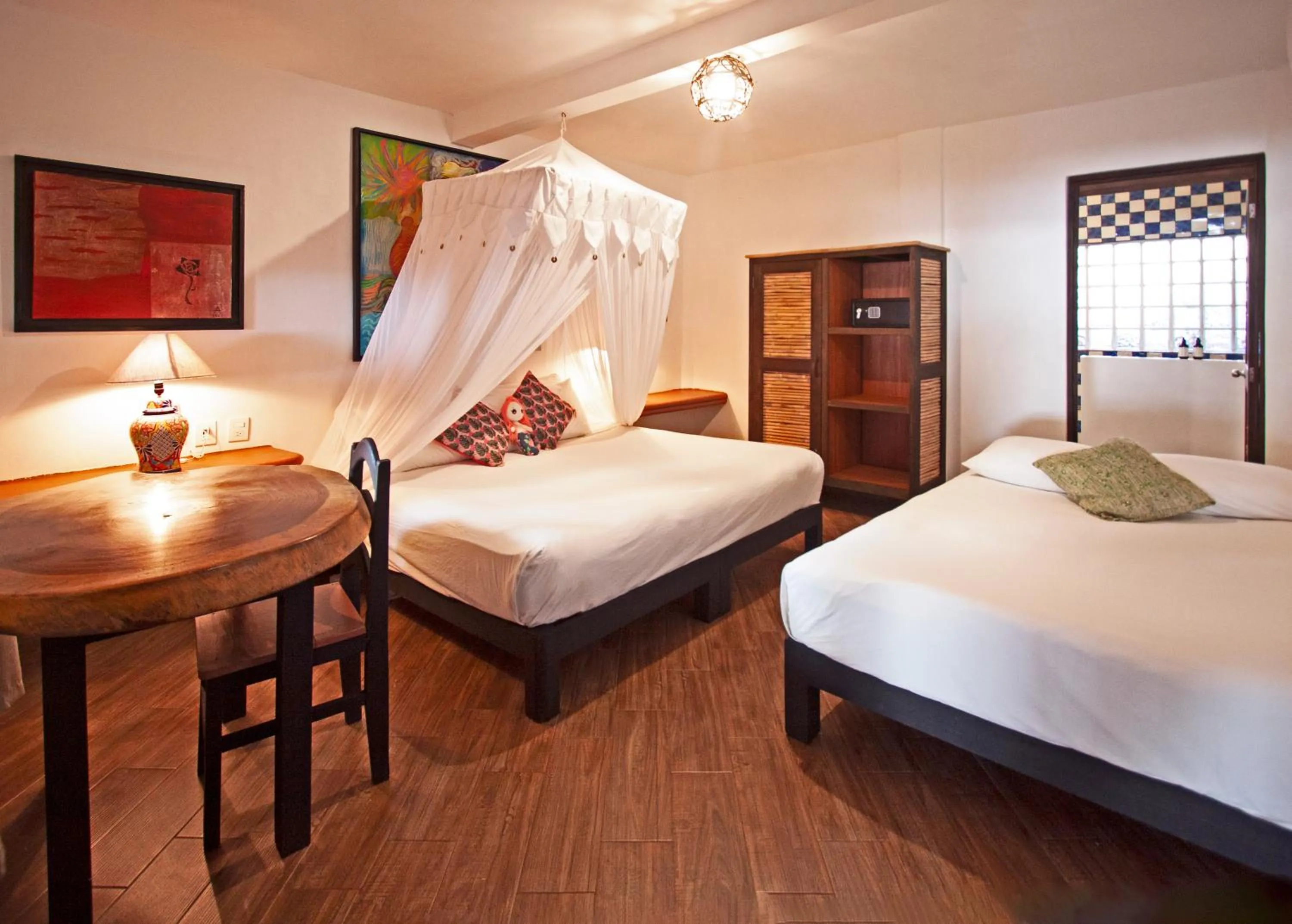 Photo of the whole room, Bed in Posada Buda-Tortuga