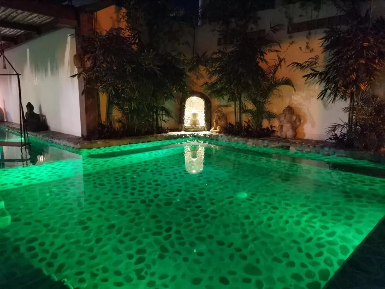 Night in Posada Buda-Tortuga