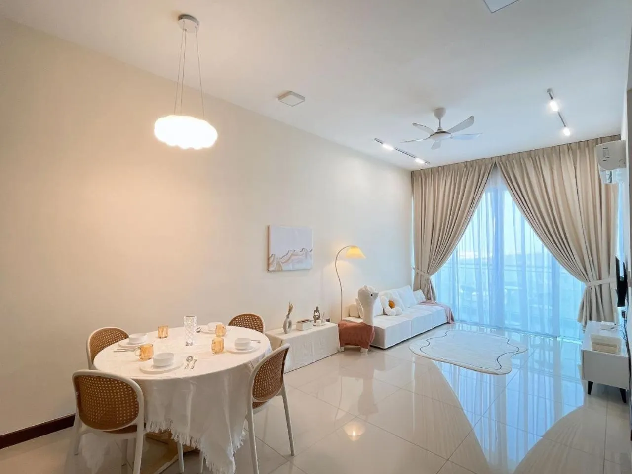 Bed in Paragon Suite Homestay by Antlerzone