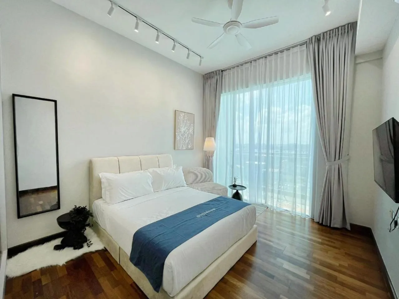 Bedroom, Bed in Paragon Suite Homestay by Antlerzone
