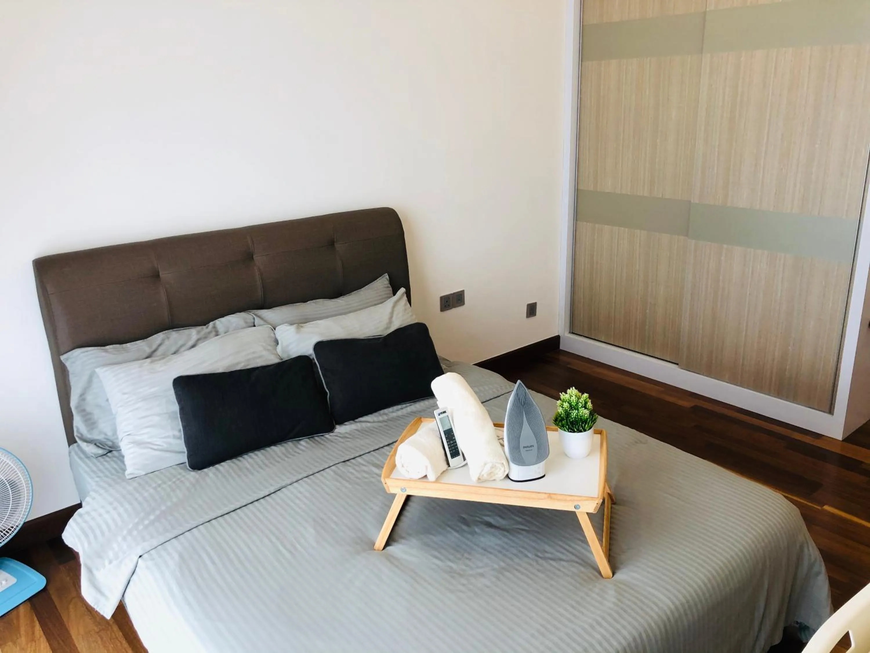 Bed in Paragon Suite Homestay by Antlerzone