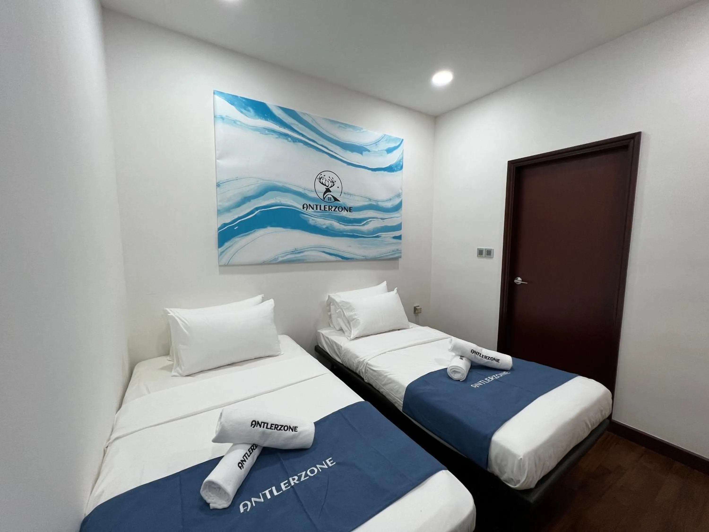 Bed in Paragon Suite Homestay by Antlerzone