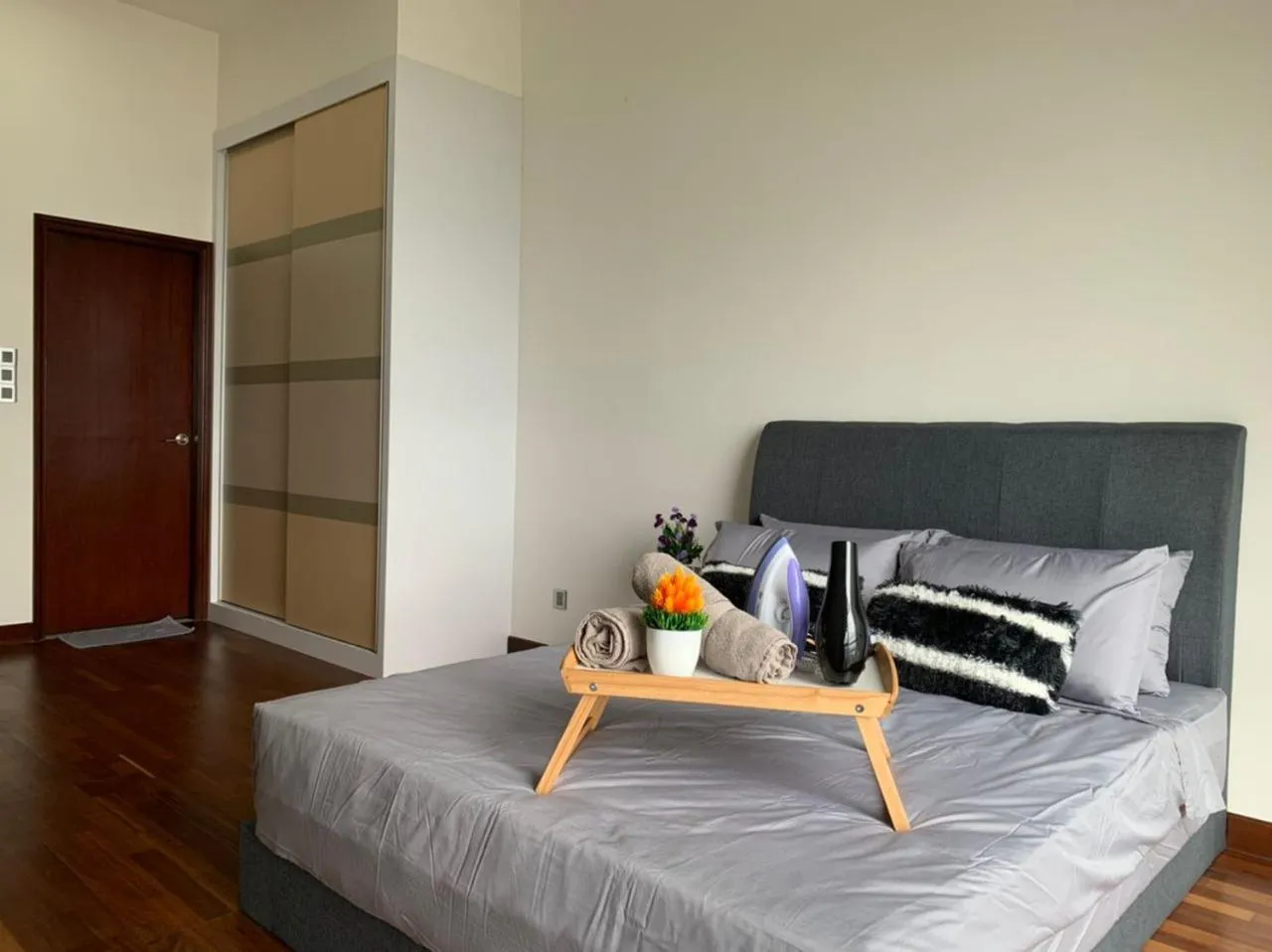 Bed in Paragon Suite Homestay by Antlerzone