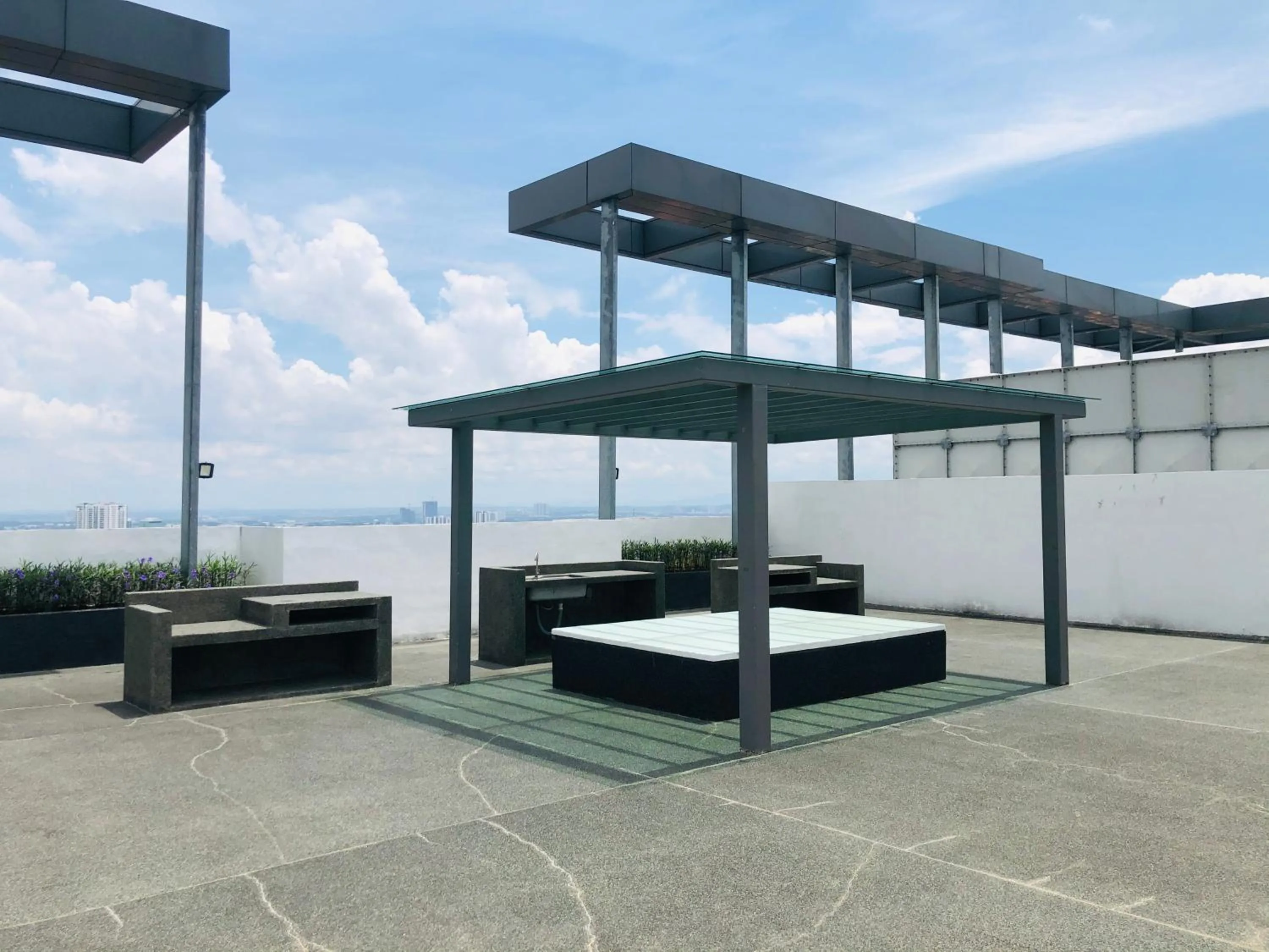 BBQ facilities in Paragon Suite Homestay by Antlerzone