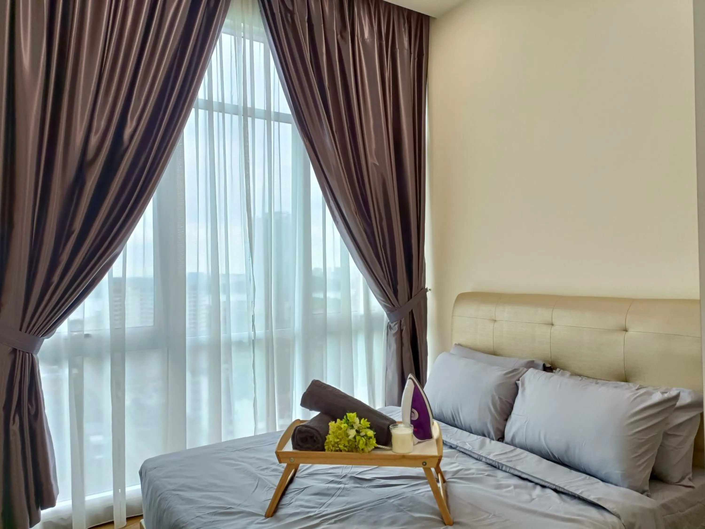 Bed in Paragon Suite Homestay by Antlerzone