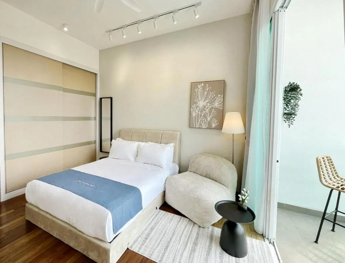 Bedroom, Bed in Paragon Suite Homestay by Antlerzone
