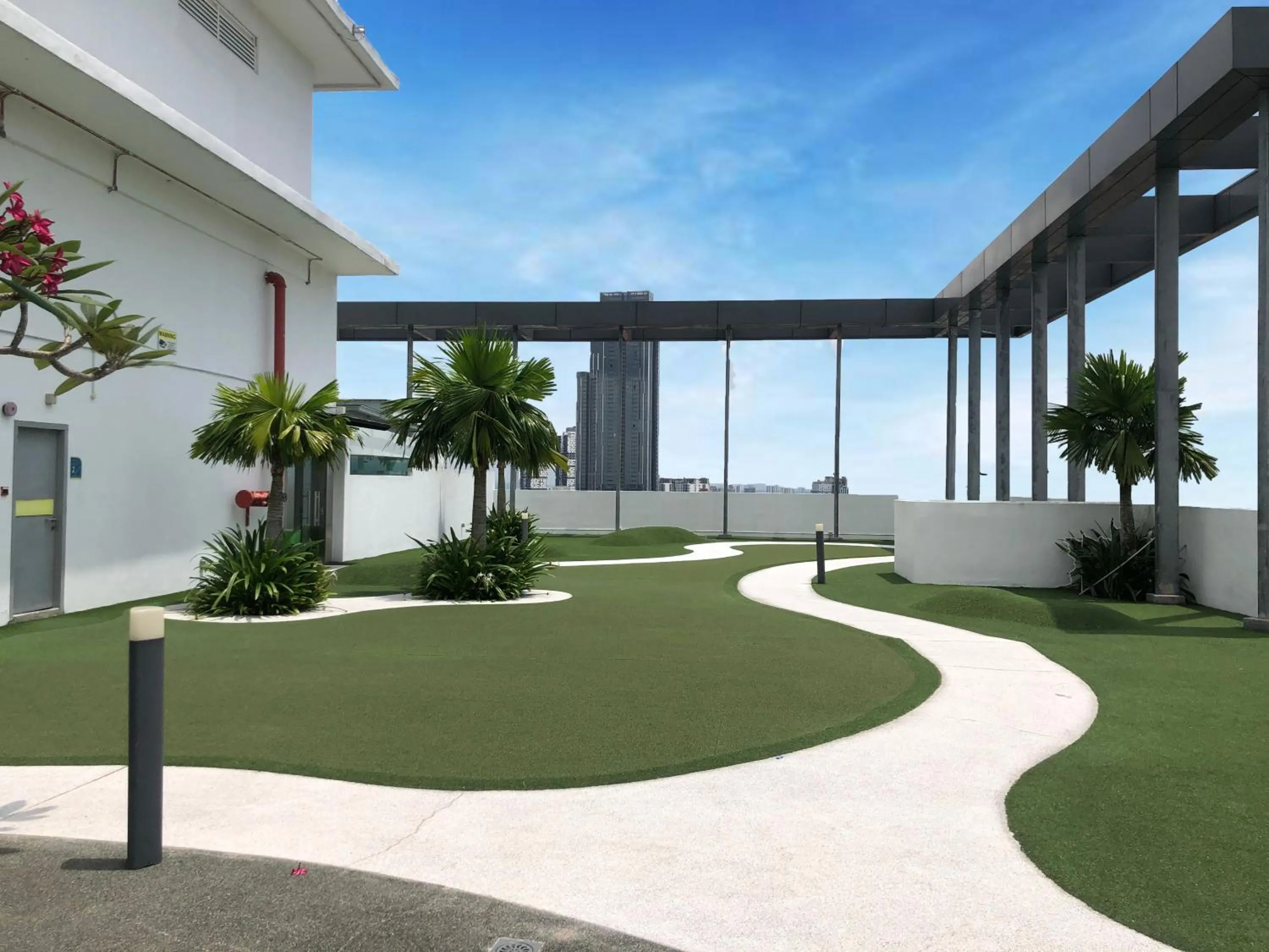 Garden in Paragon Suite Homestay by Antlerzone