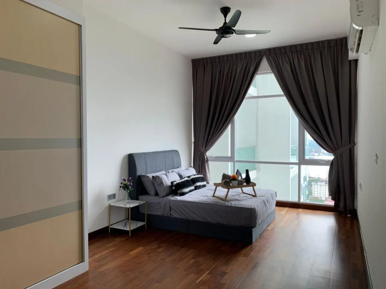 Bed in Paragon Suite Homestay by Antlerzone