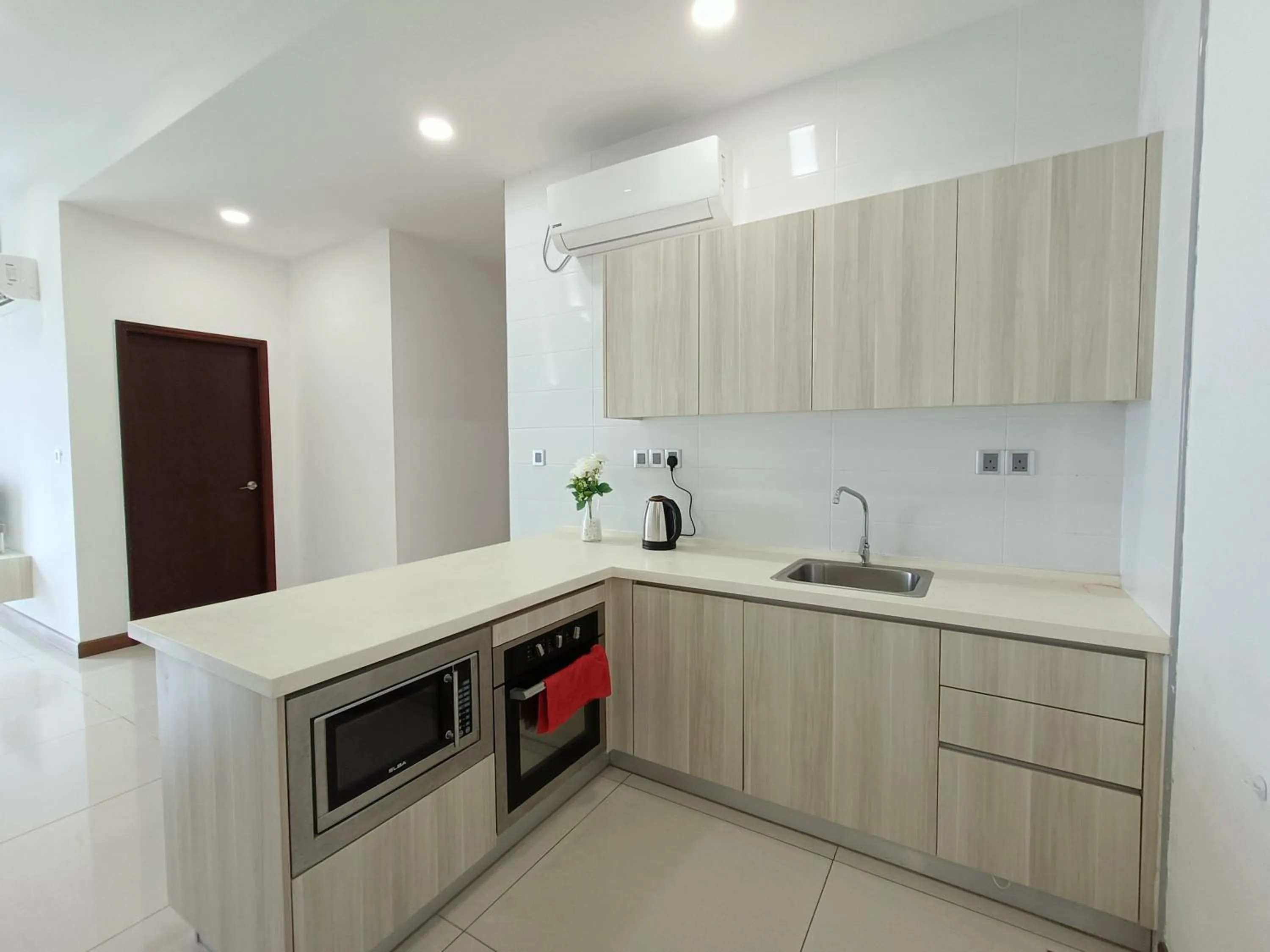 Kitchen or kitchenette in Paragon Suite Homestay by Antlerzone