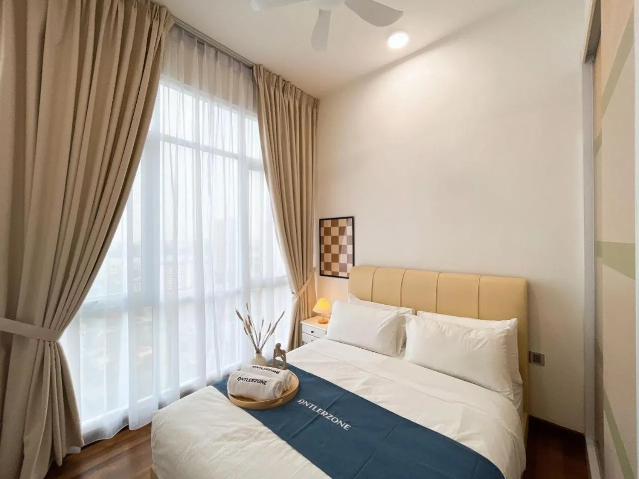 Bed in Paragon Suite Homestay by Antlerzone