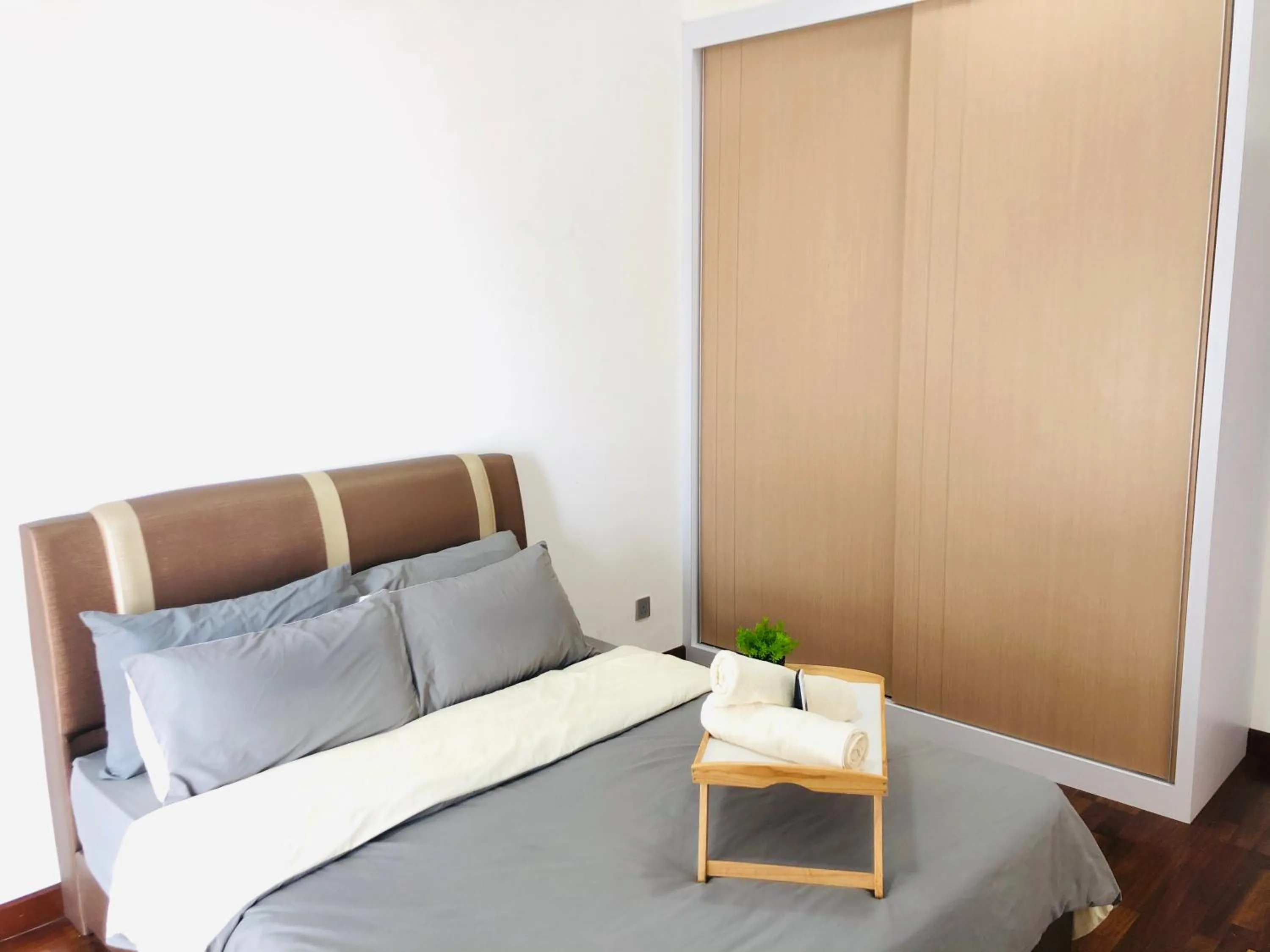 Bed in Paragon Suite Homestay by Antlerzone