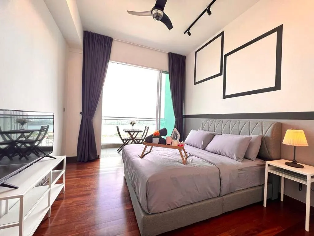 Bed in Paragon Suite Homestay by Antlerzone