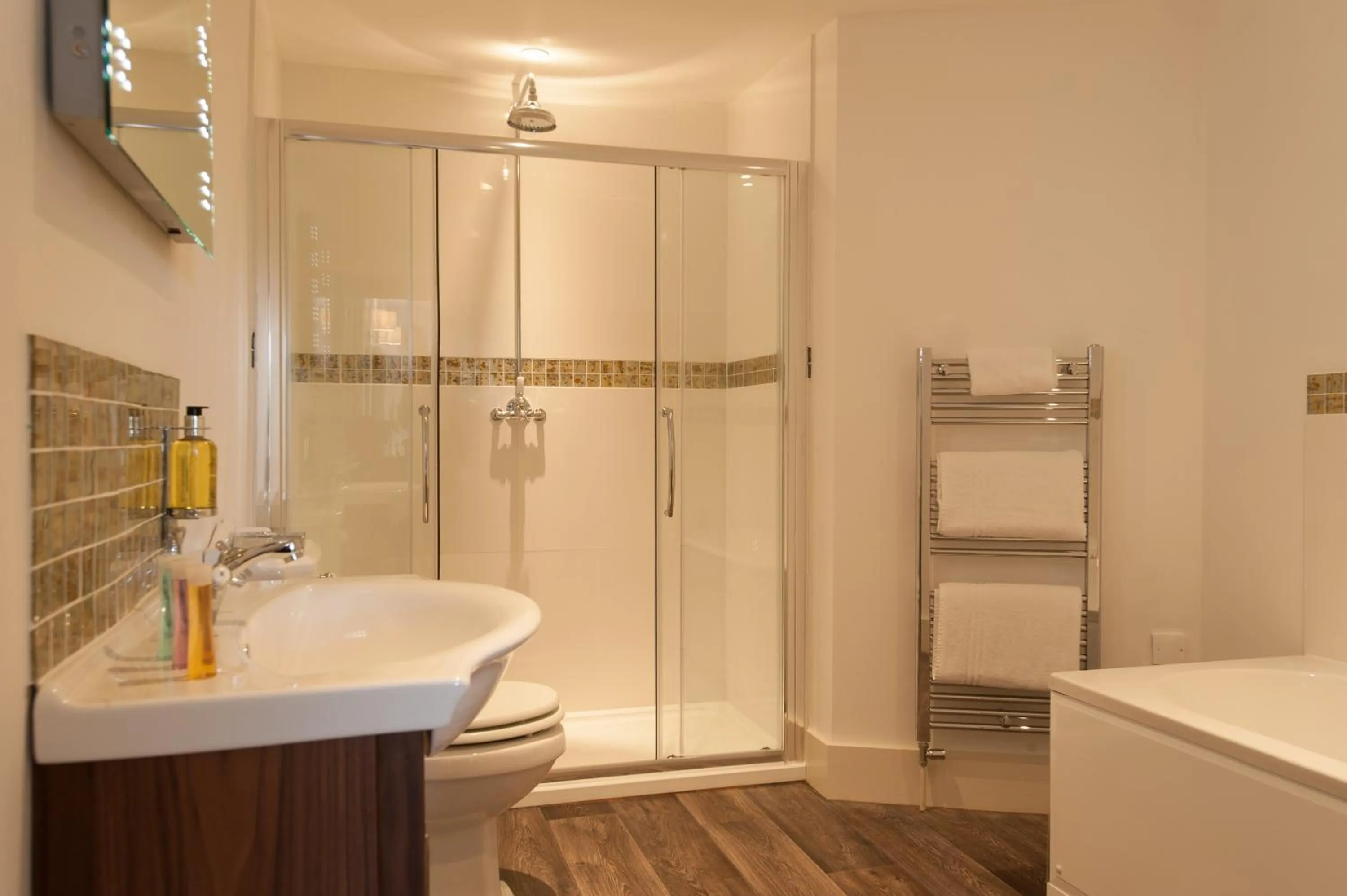 Bathroom in The Wychwood Inn