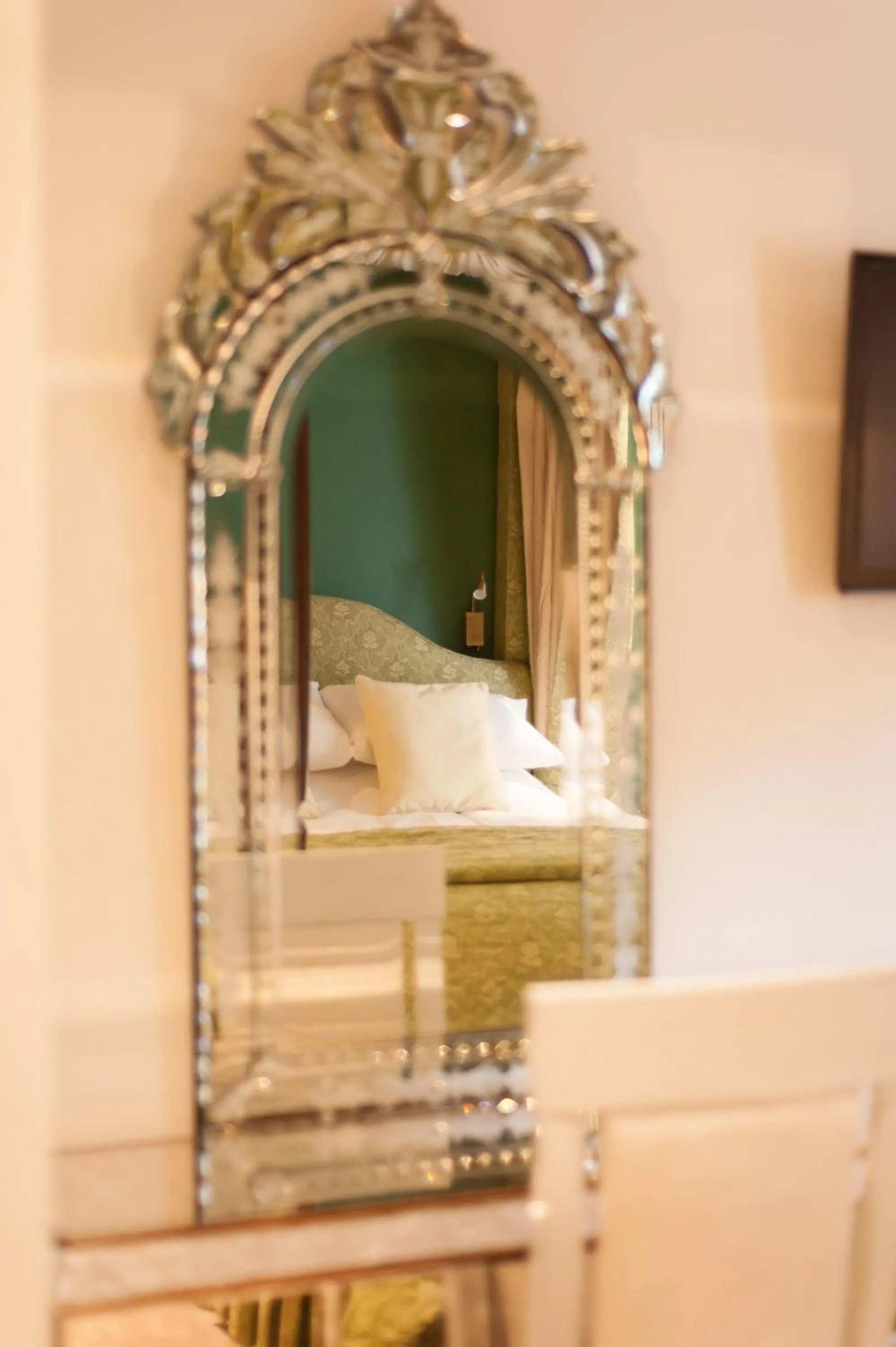 Decorative detail, Bed in The Wychwood Inn