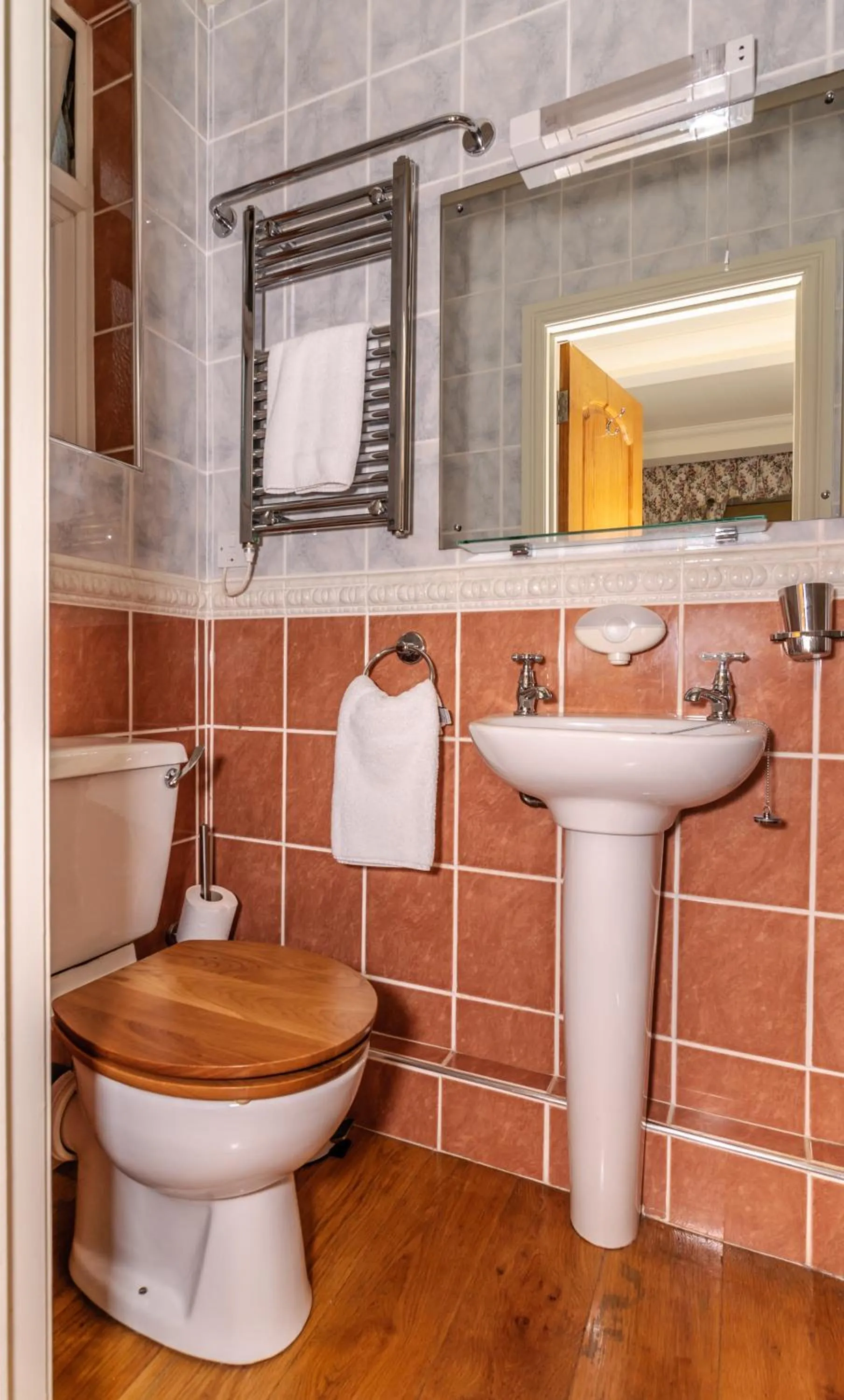 Bathroom in Bradleigh Lodge