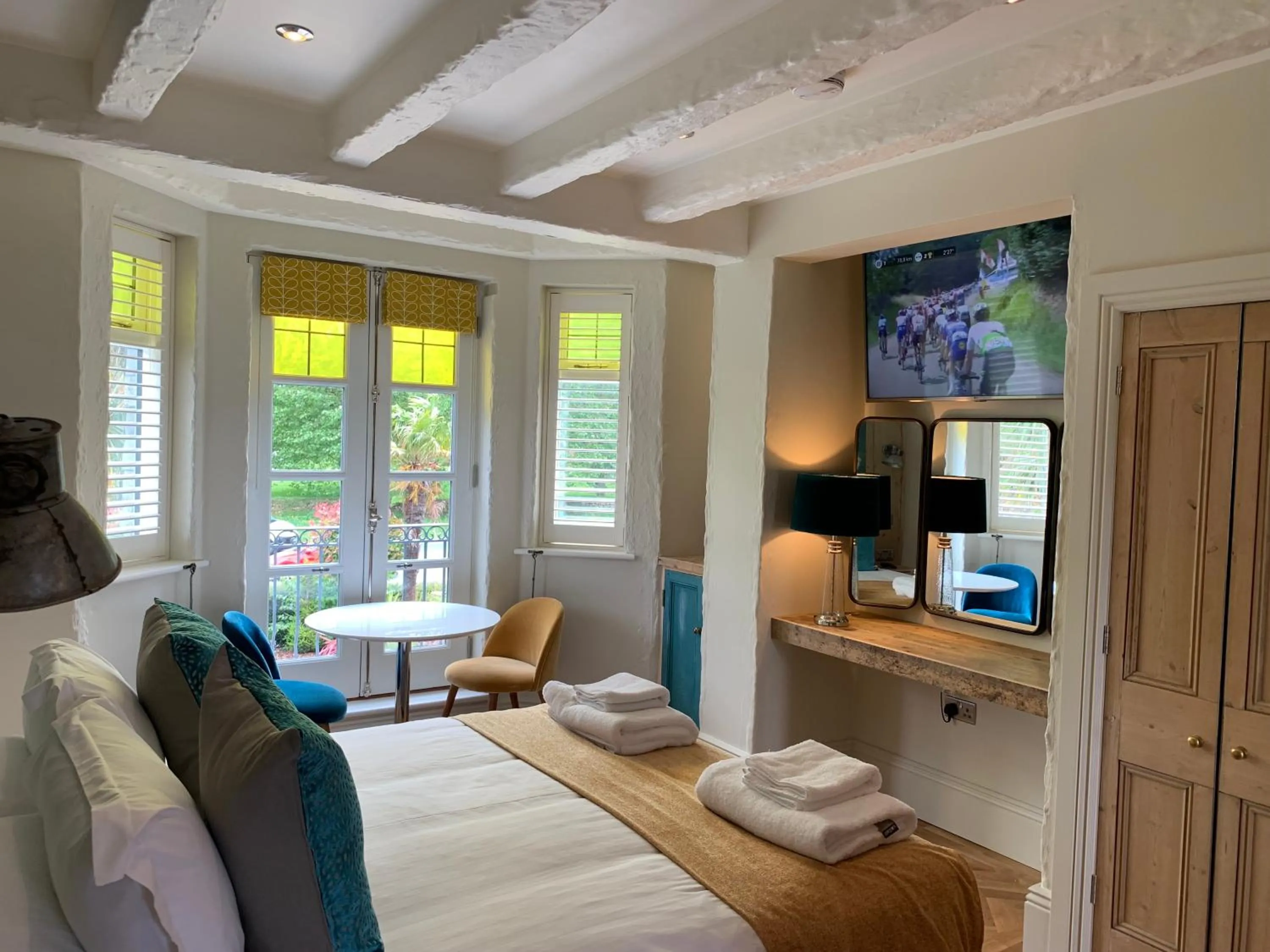 Photo of the whole room, Bed in Bradleigh Lodge