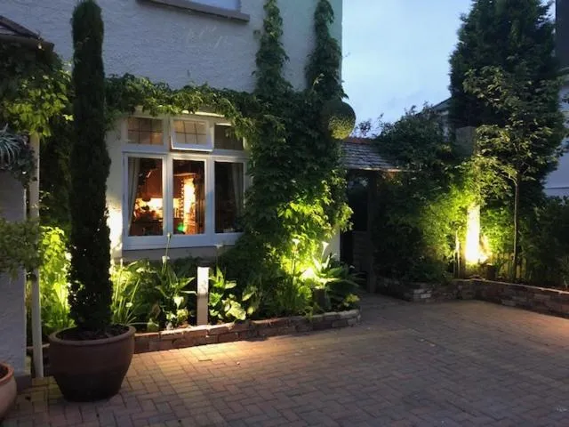 Night in Bradleigh Lodge