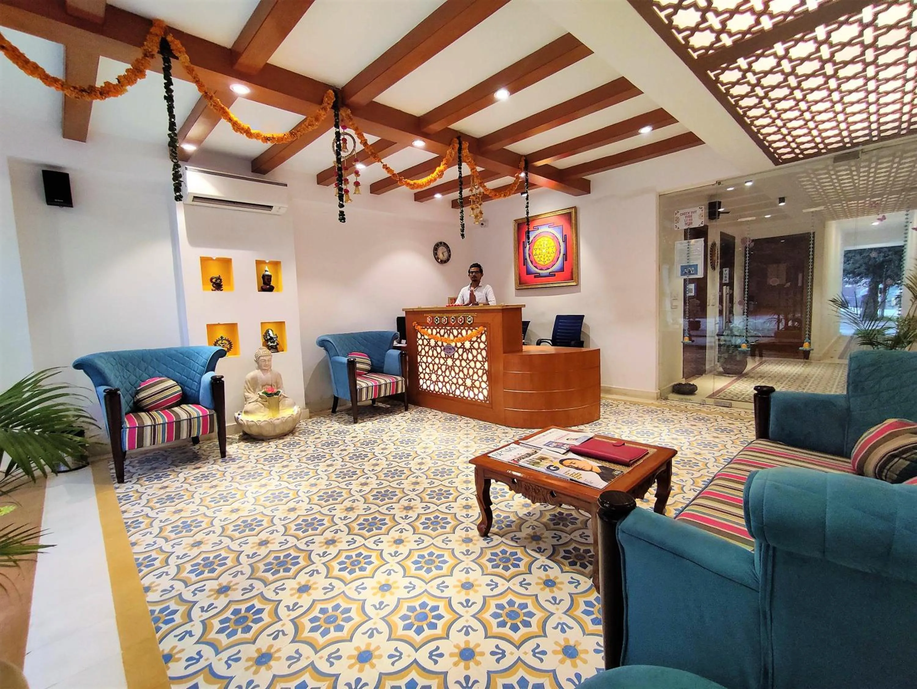 Lobby or reception in The Angel Hotel & Suites near Medanta