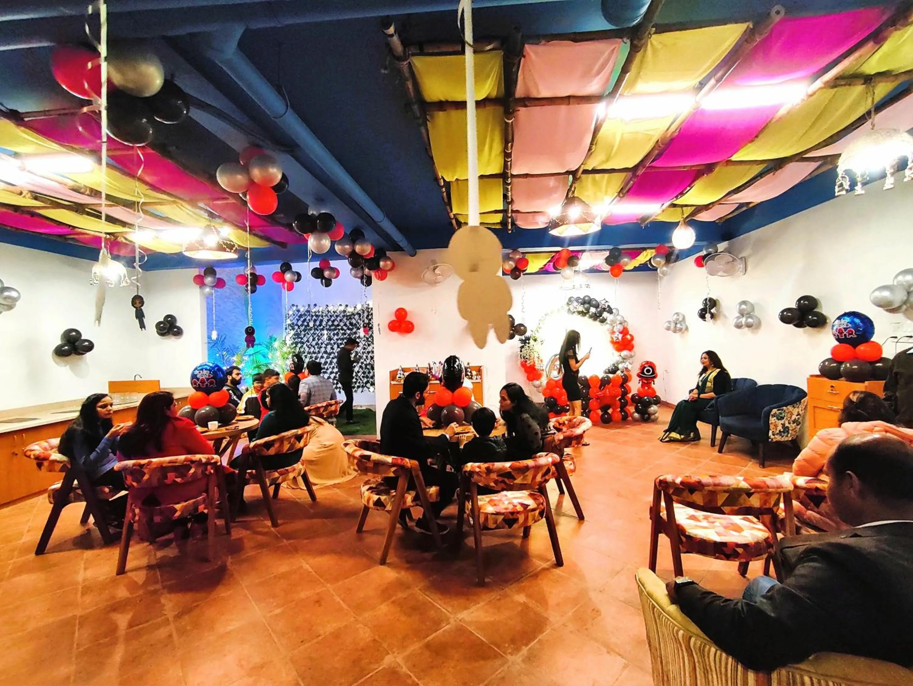 Restaurant/places to eat in The Angel Hotel & Suites near Medanta